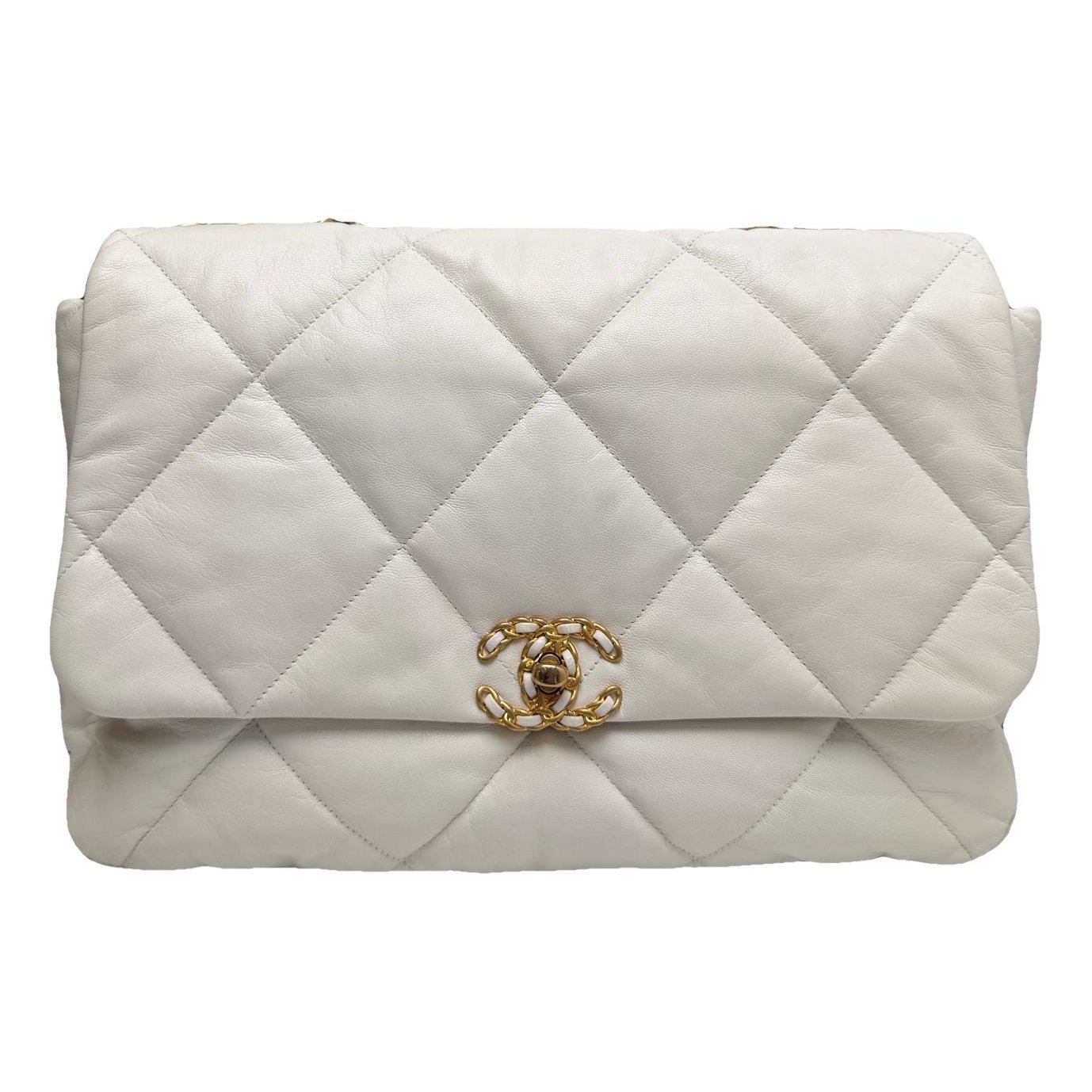 Chanel 19 leather handbag