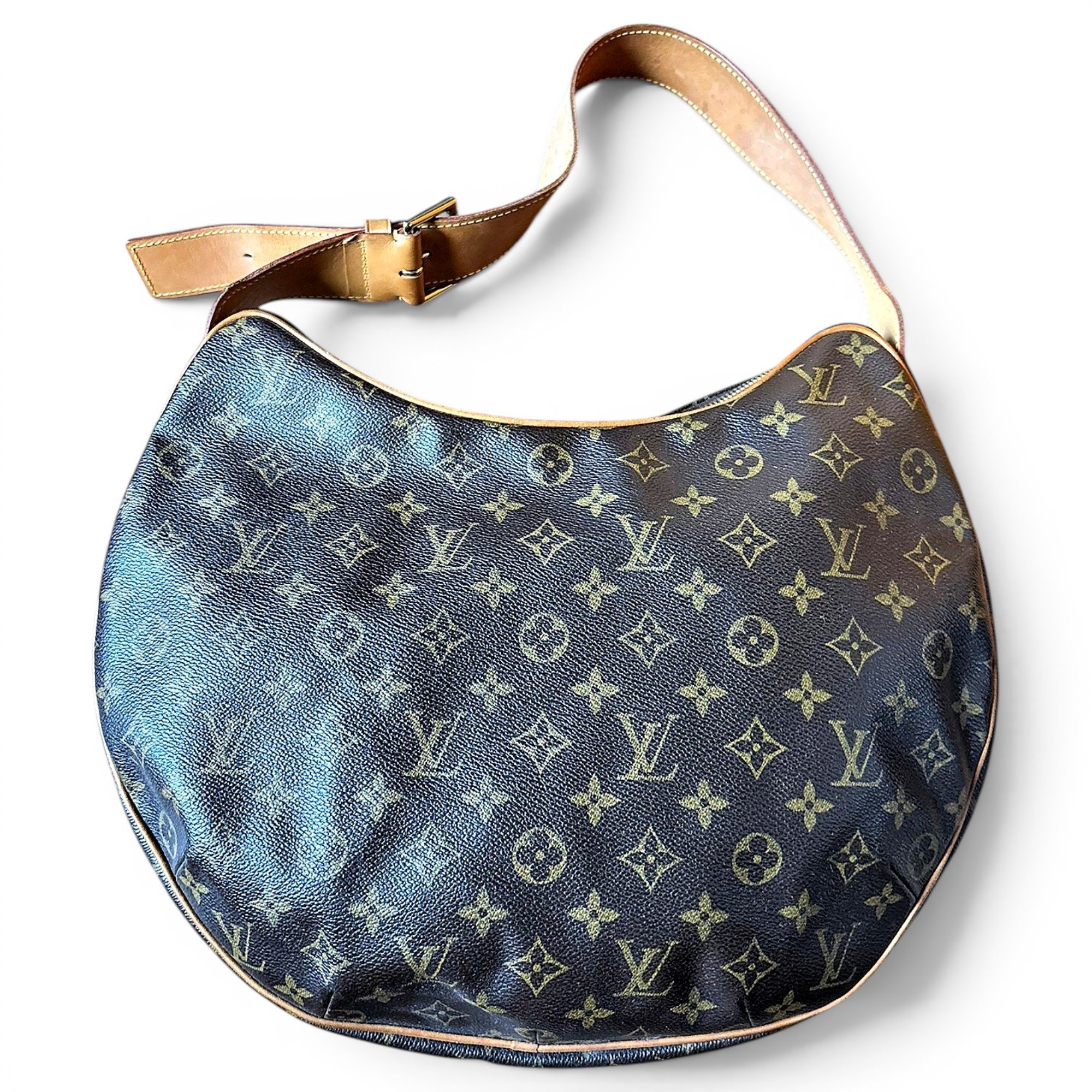 Croissant leather handbag