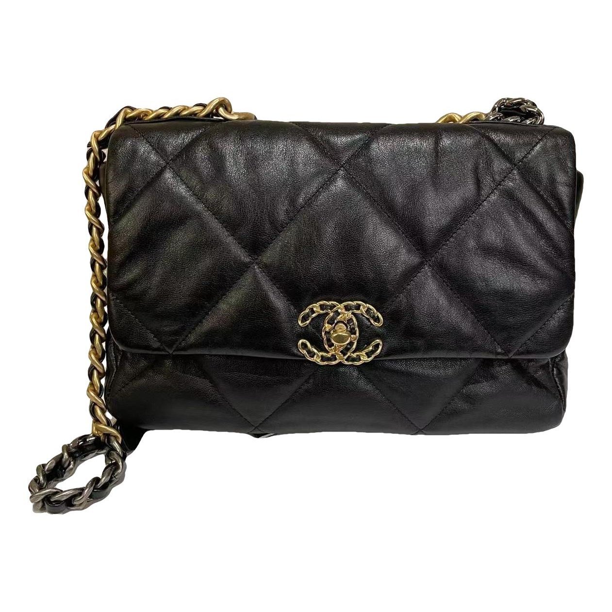 Chanel 19 leather handbag