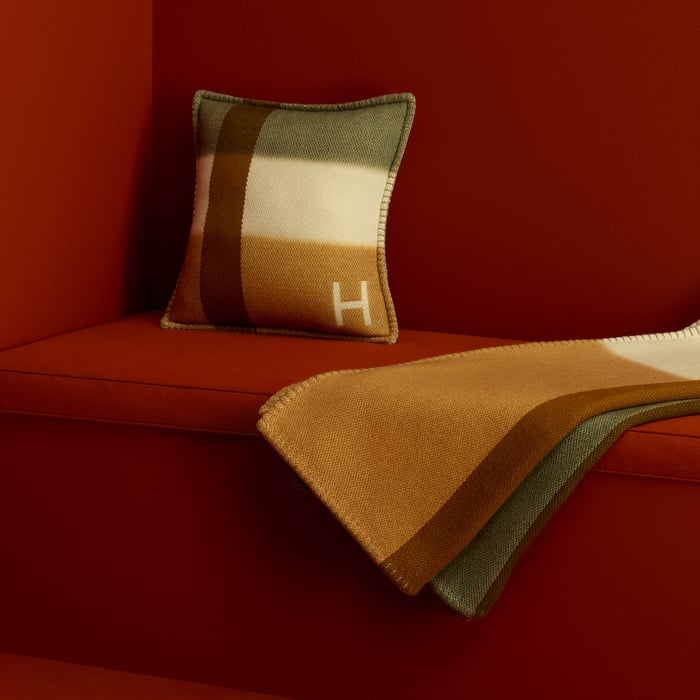 H Dye Pillow