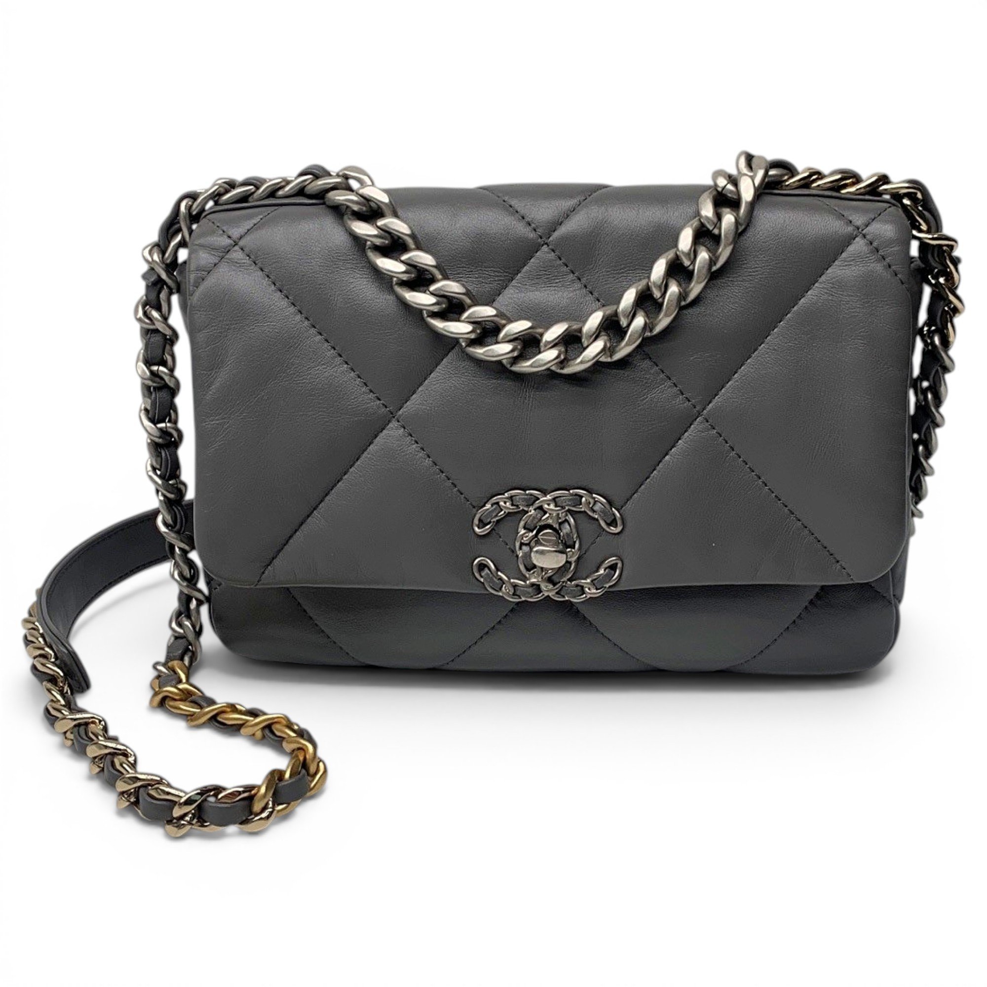 Chanel 19 leather handbag