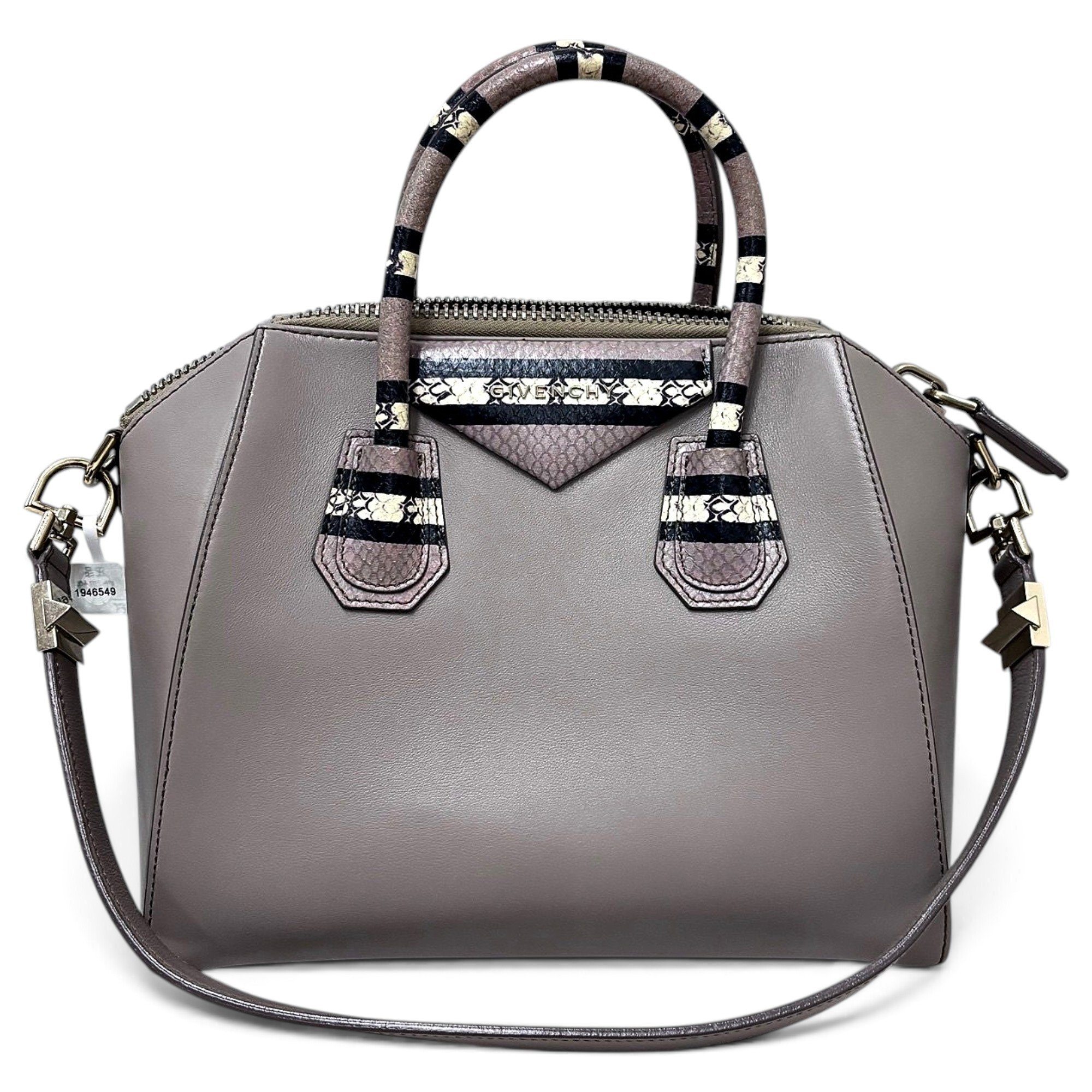 Antigona leather handbag