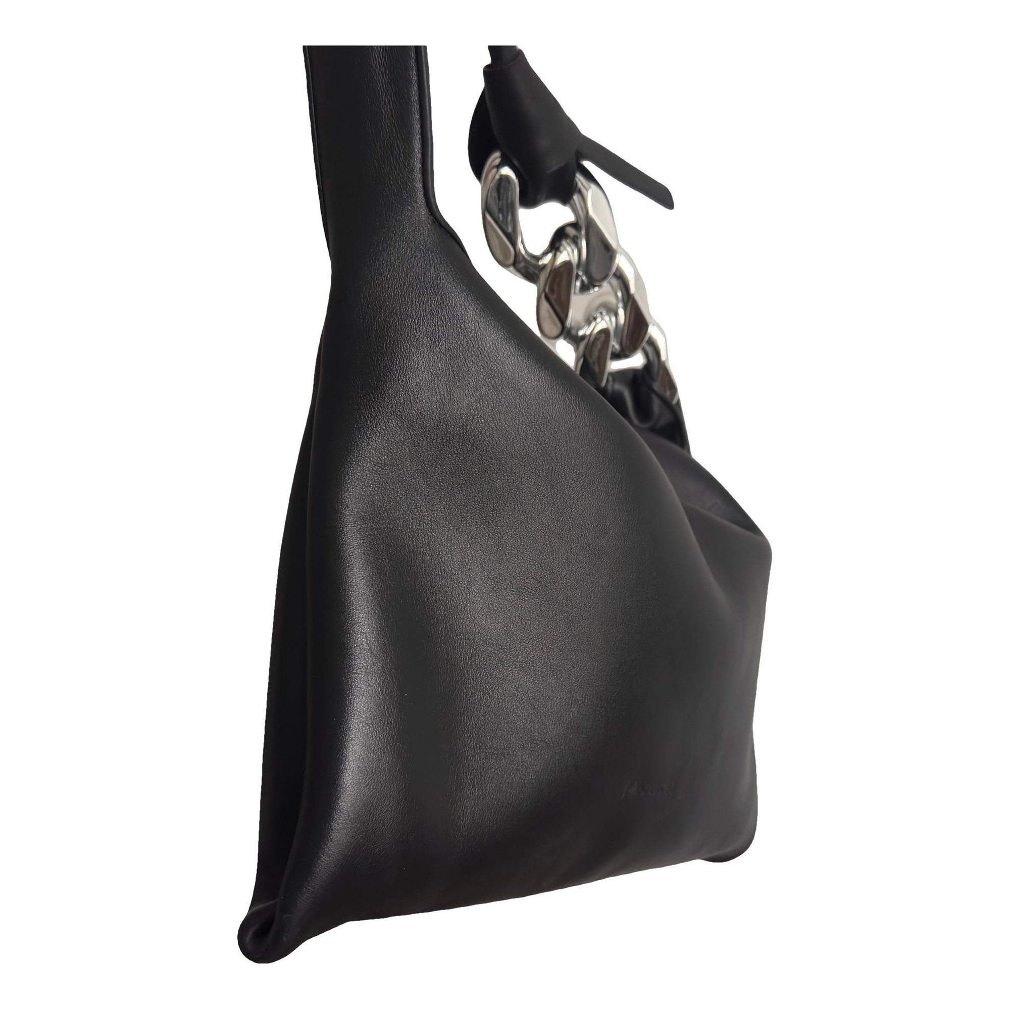 Chain leather handbag