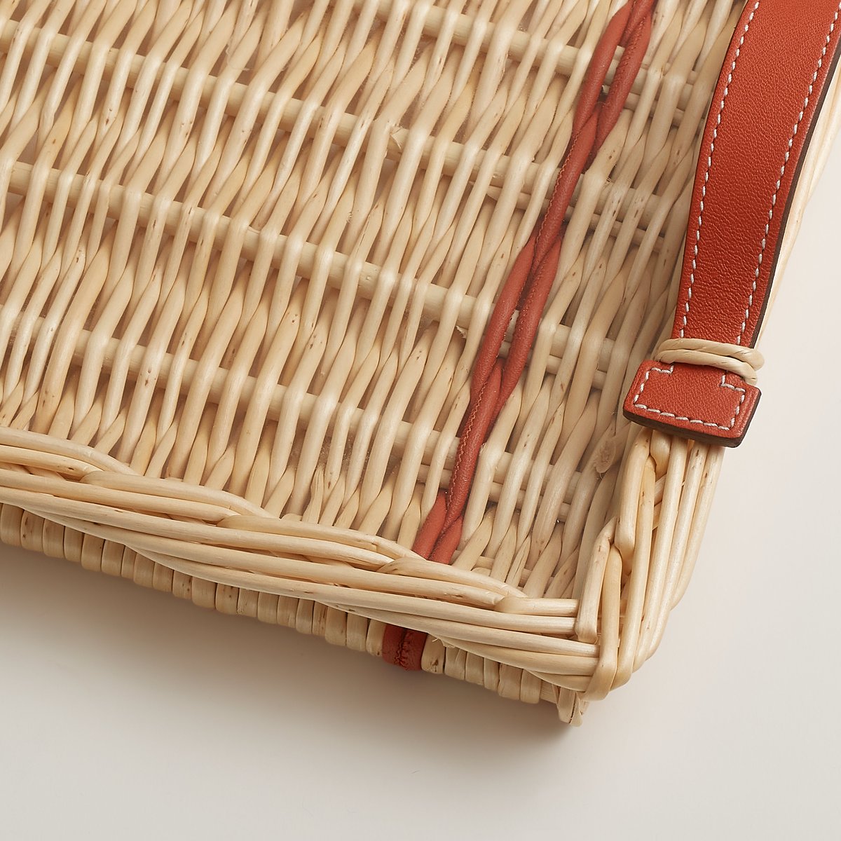 Terre Battue Oseraie Color Tray, Very Small Model