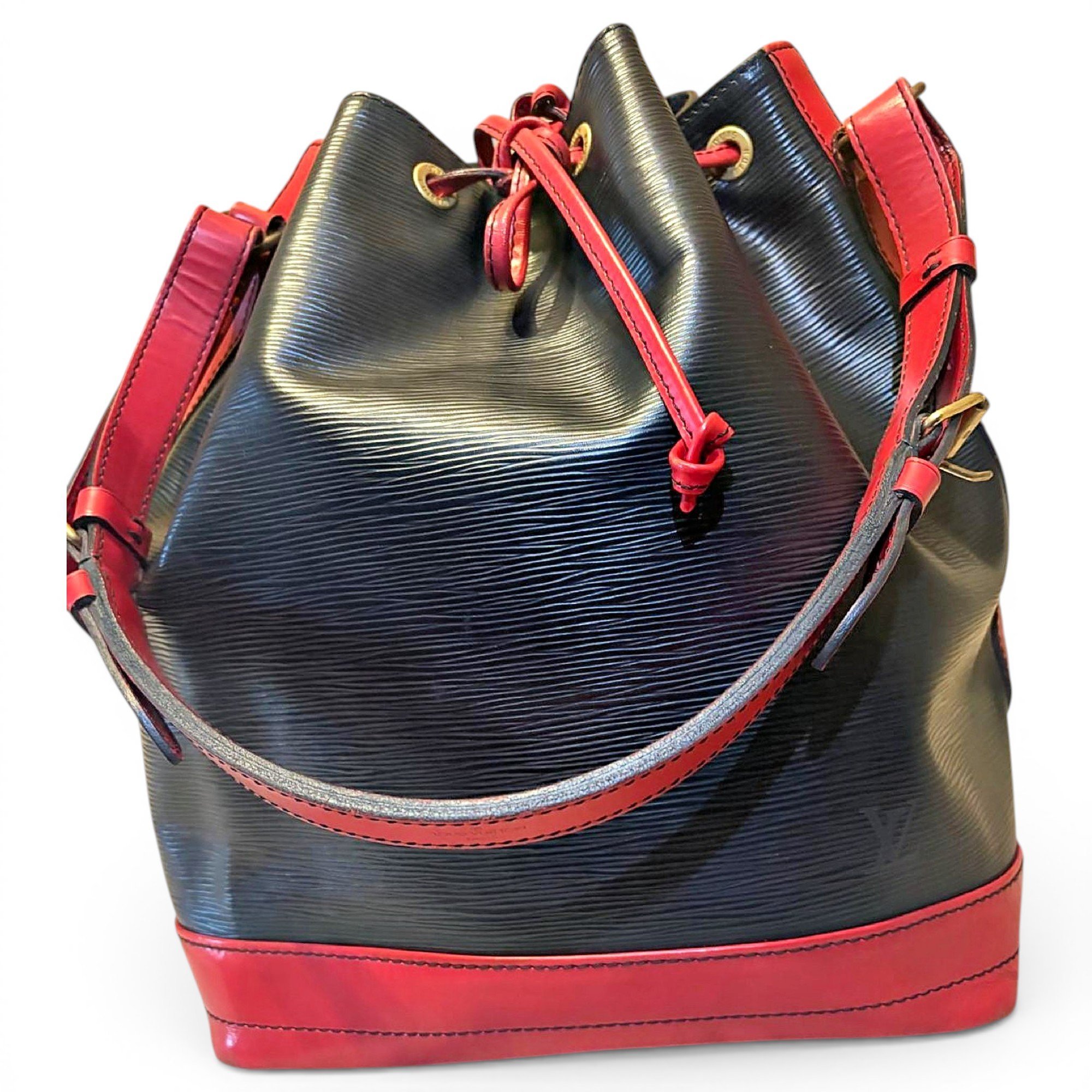 Noé leather handbag