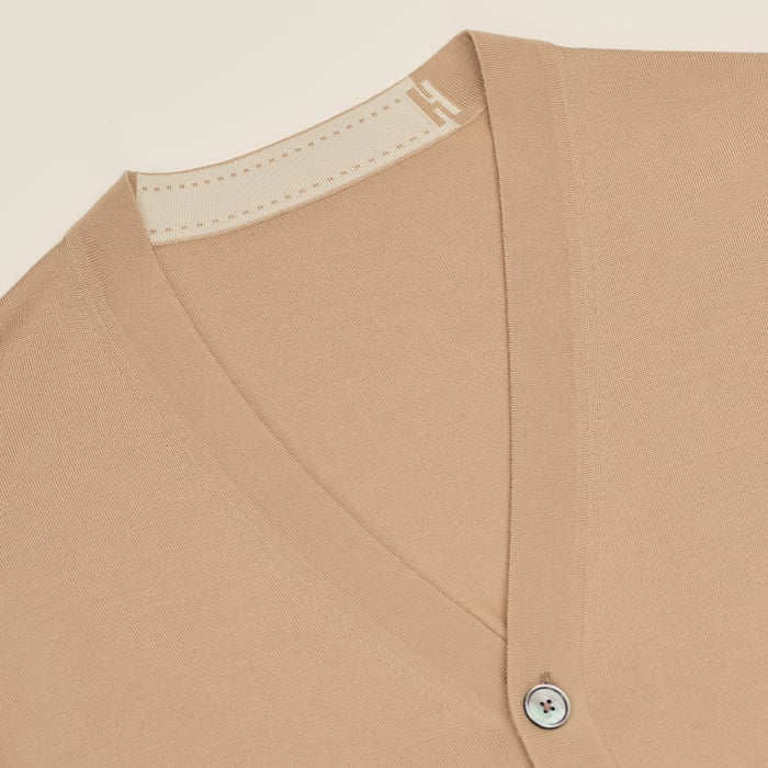 Kraft "Detail H" Buttoned Cardigan