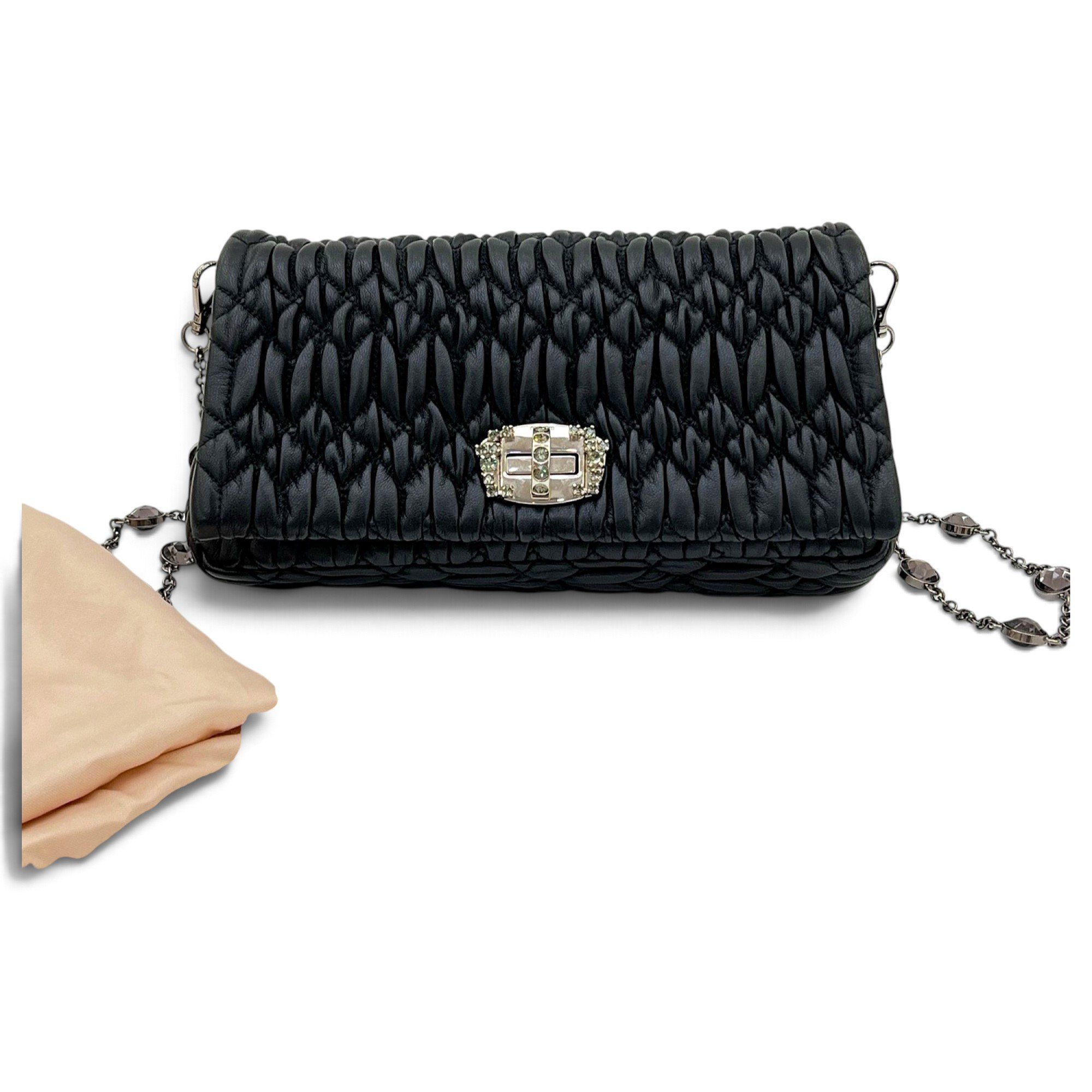 Matelassé leather handbag