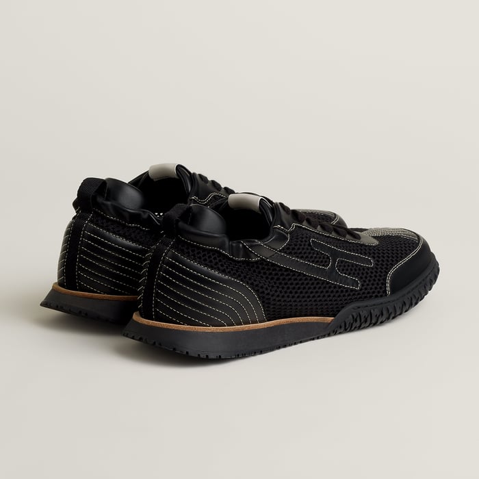 Noir Jet Sneaker