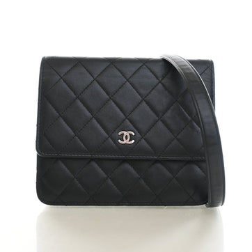 Lambskin Square Wallet On Chain