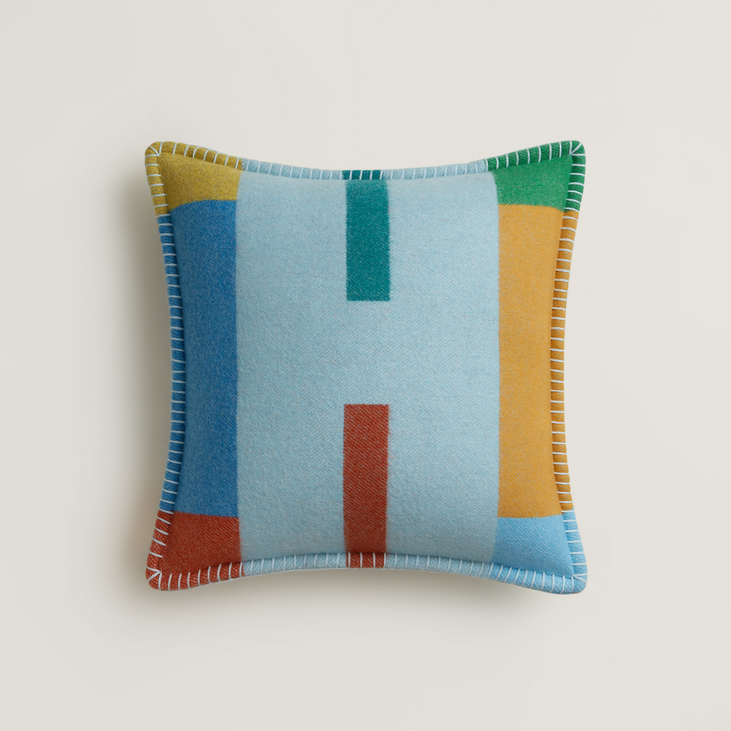 H Gourmand pillow
