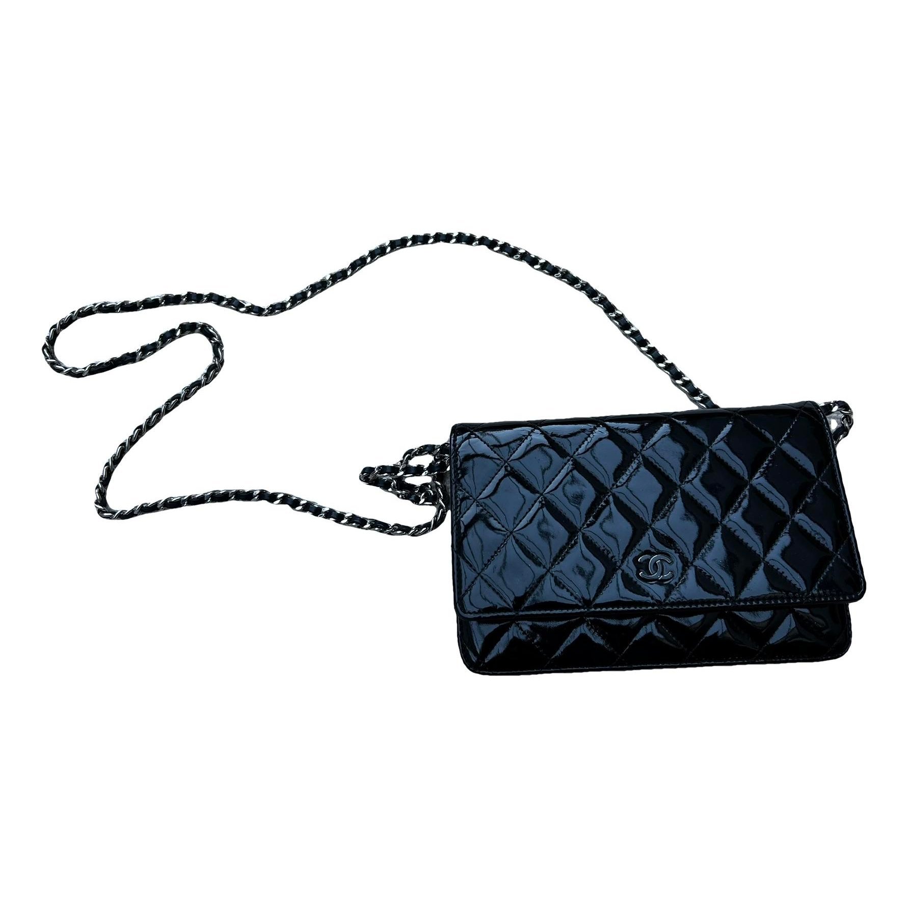 Wallet On Chain Timeless/Classique patent leather crossbody bag