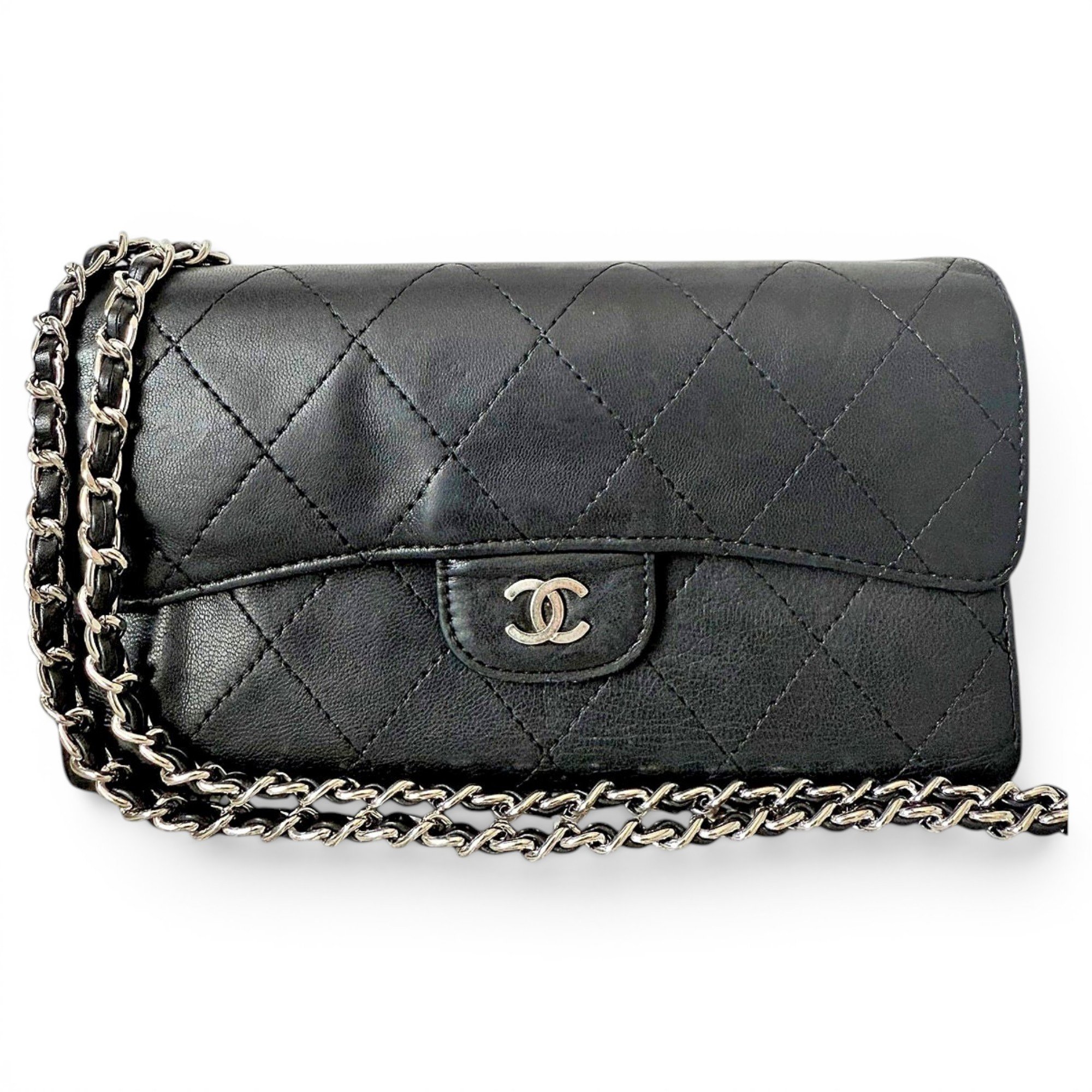 Wallet On Chain Timeless/Classique leather crossbody bag