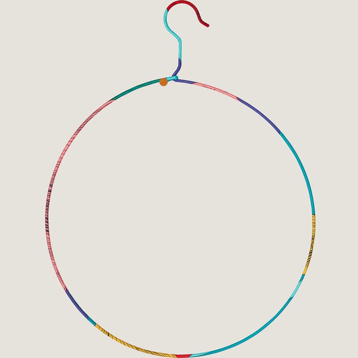 Random Round Hanger