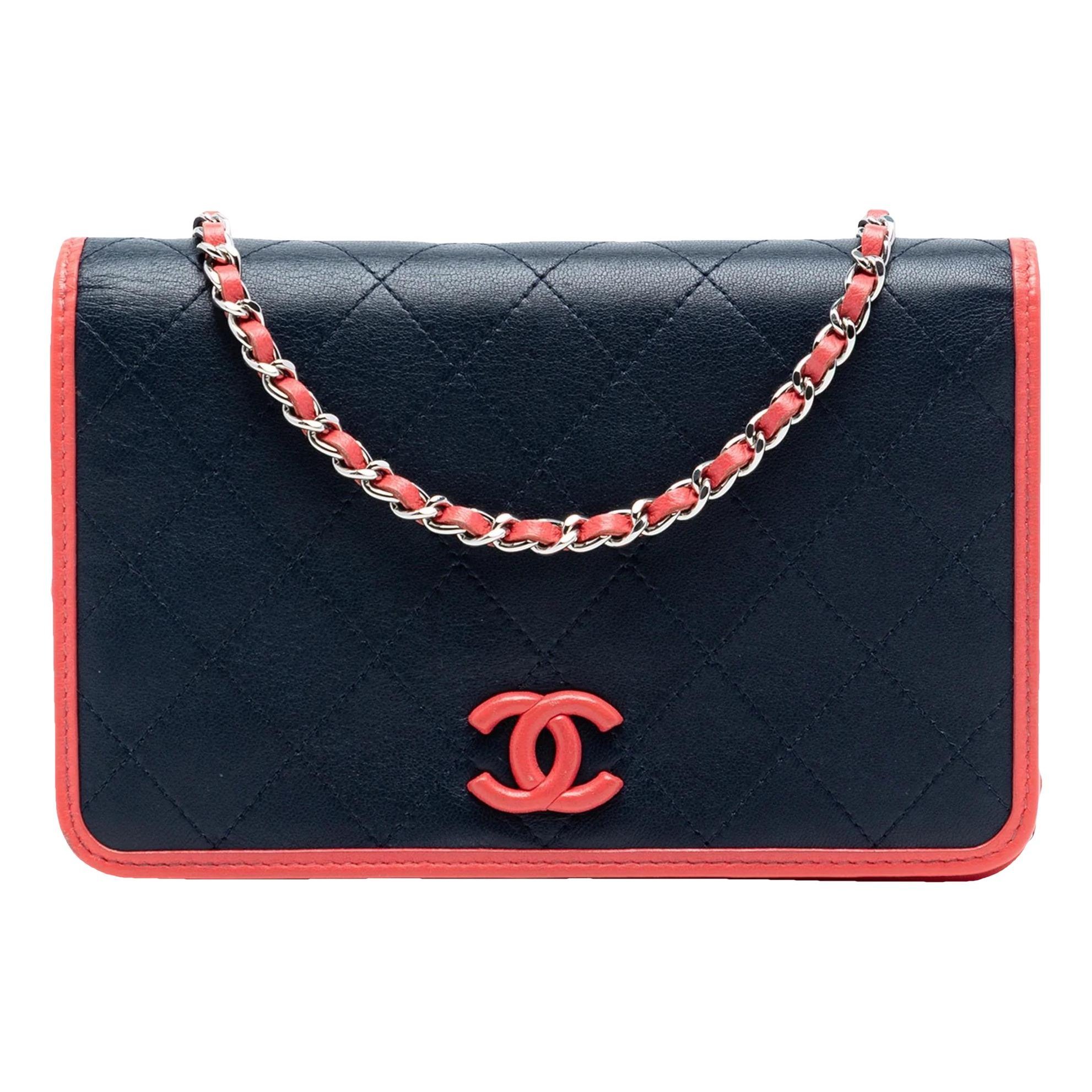 Wallet On Chain leather crossbody bag