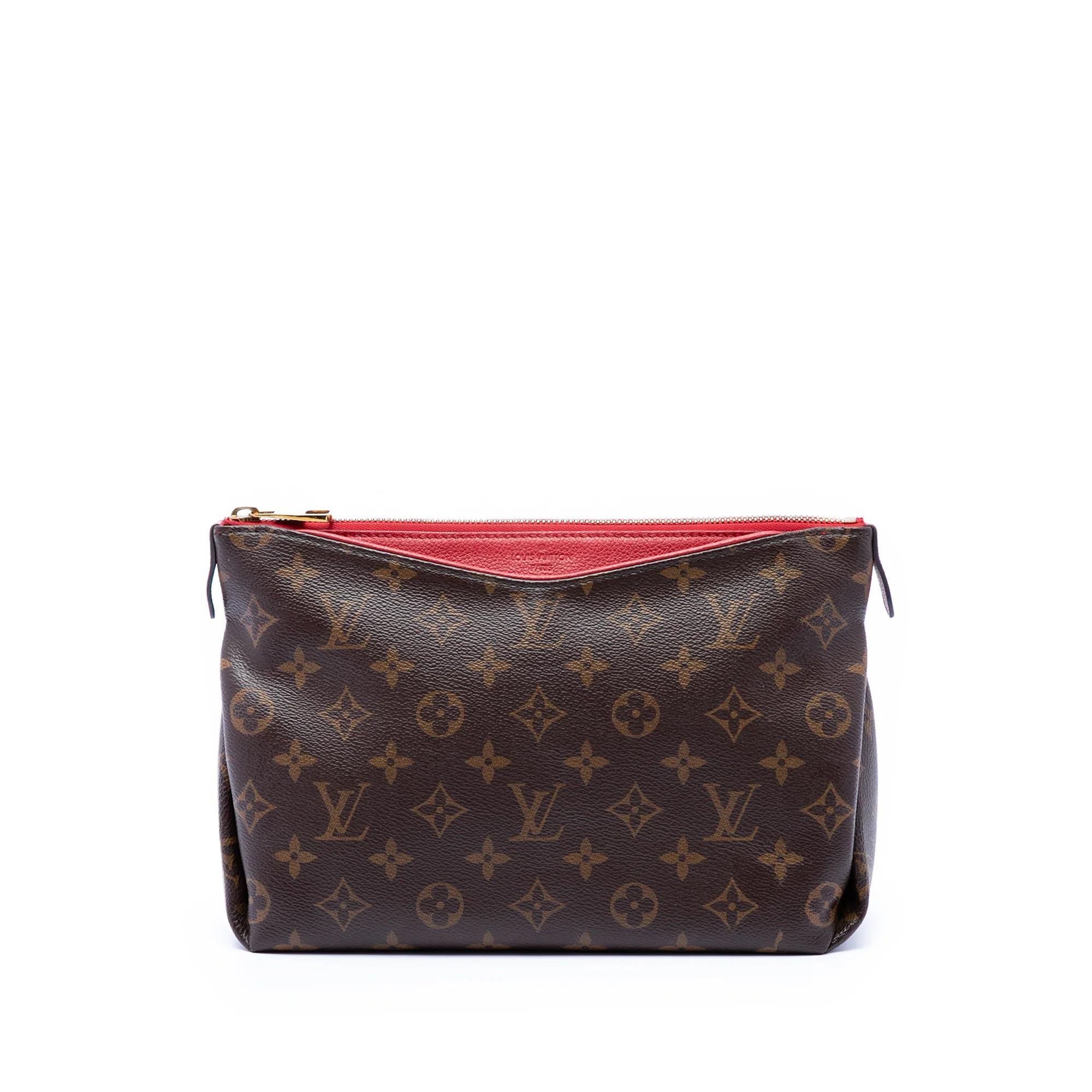 Pallas leather bag