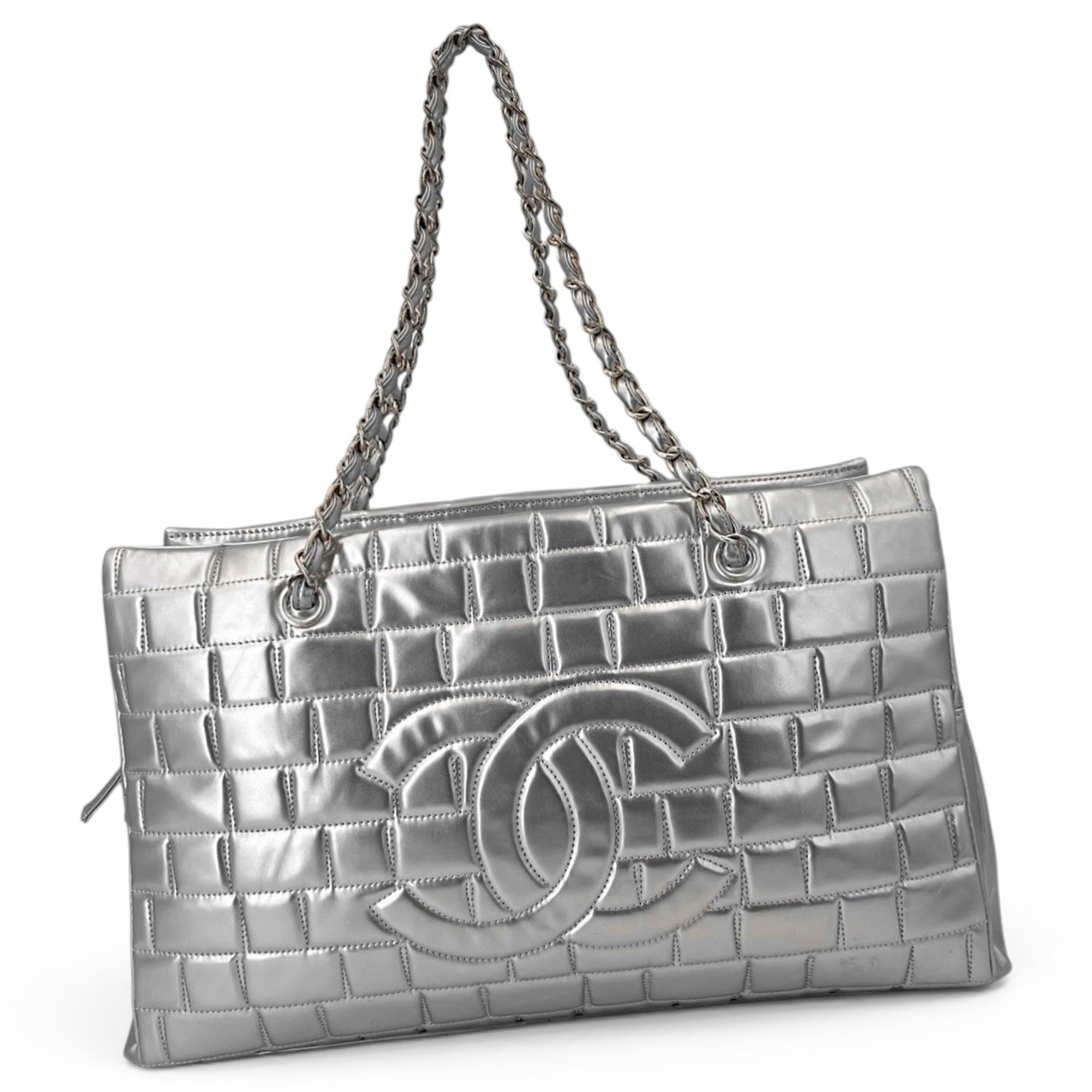 Leather tote