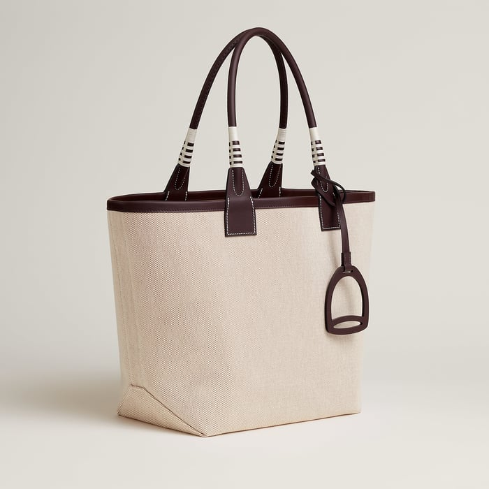 Steeple 28 Bag
