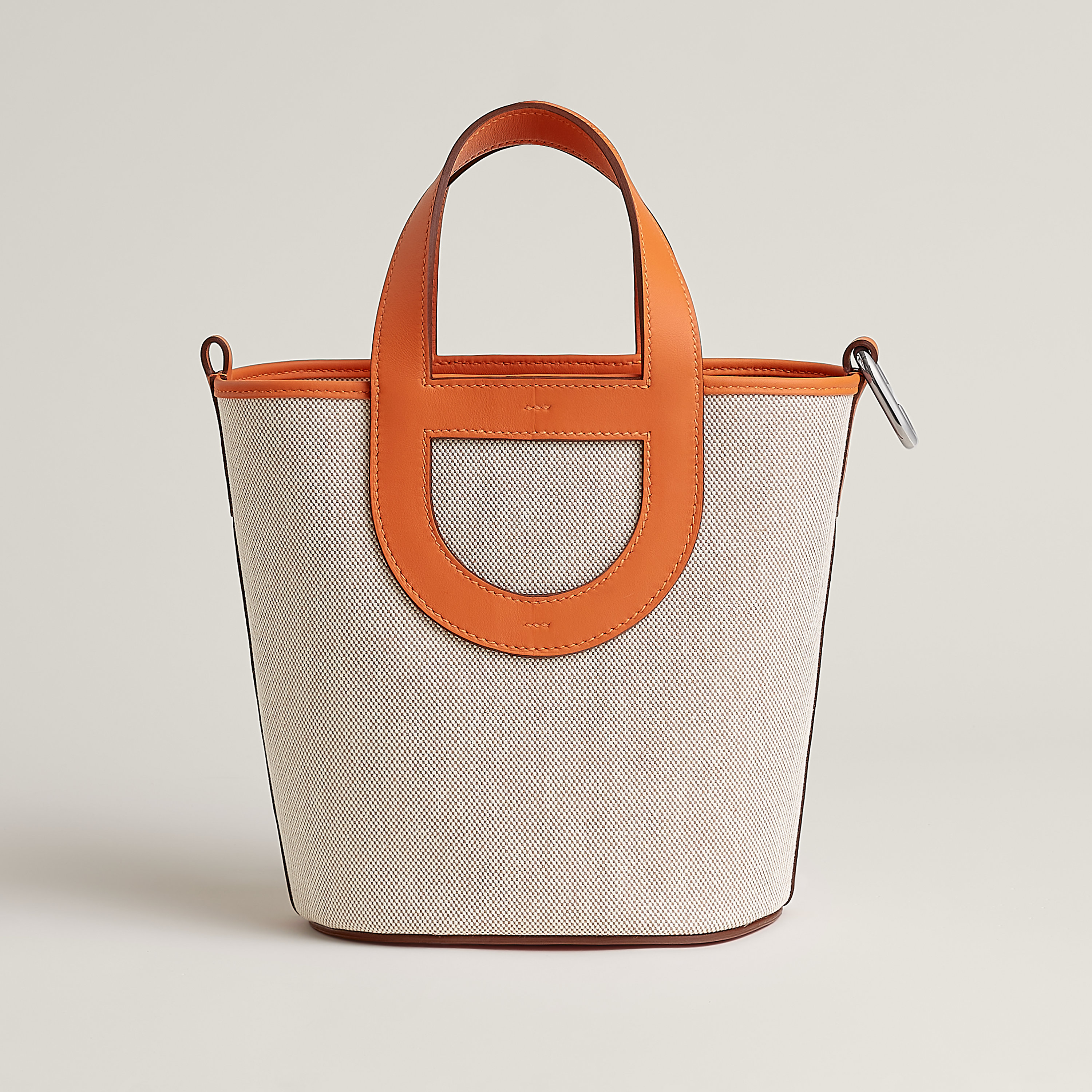 Hermès In-the-Loop 18 bag