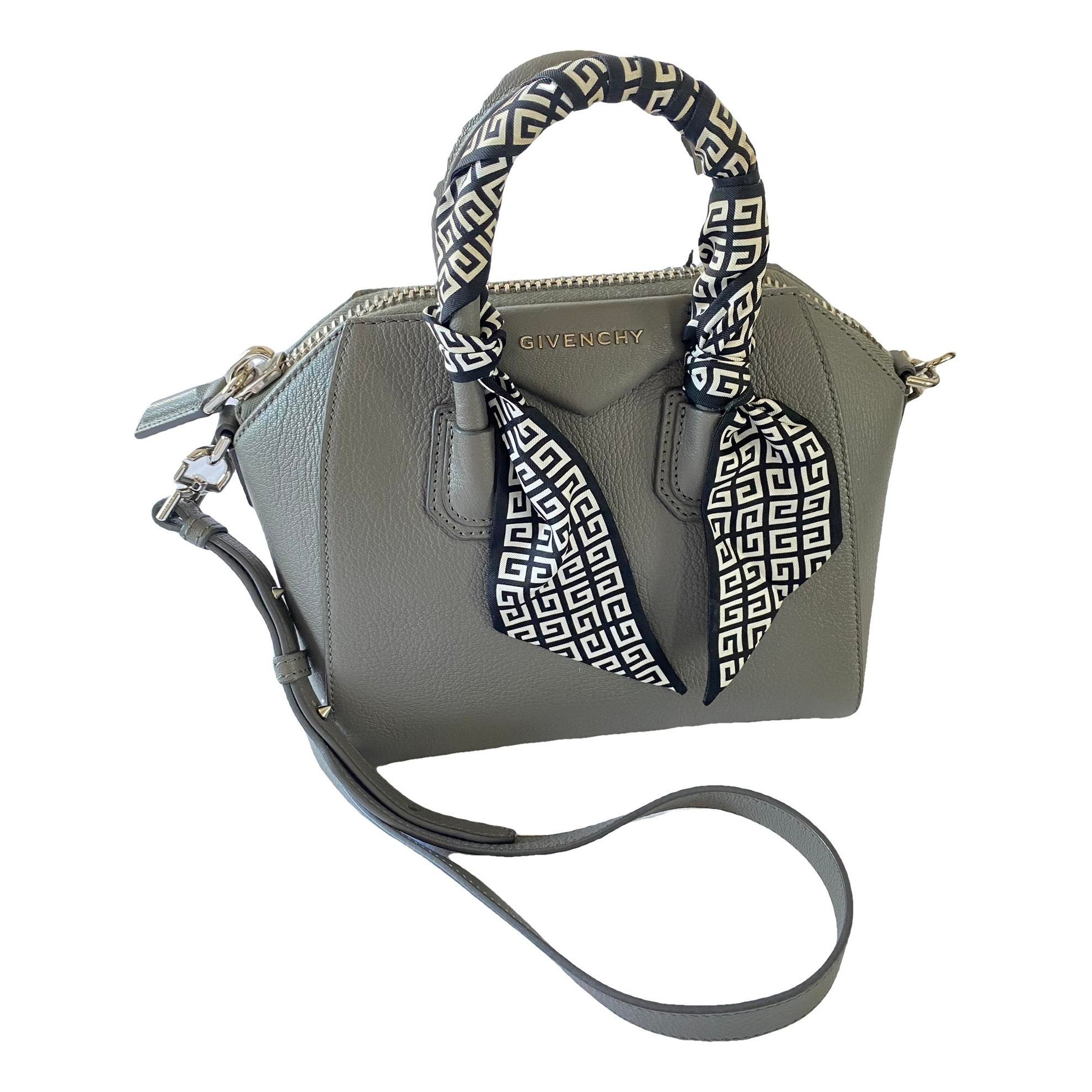 Antigona leather handbag