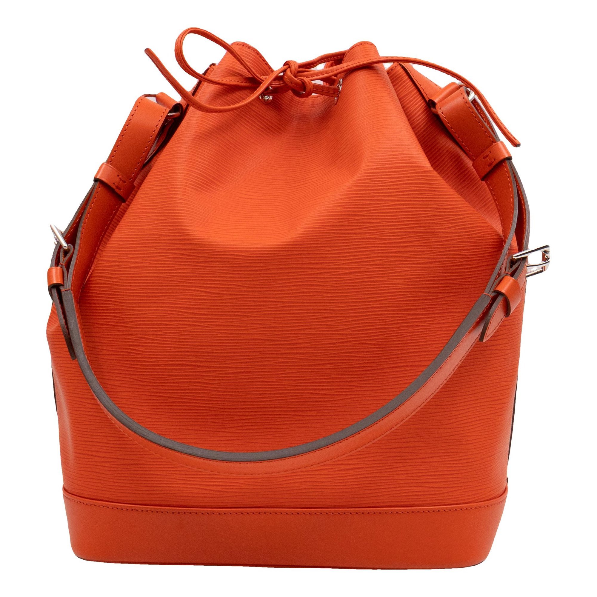 Noé leather handbag