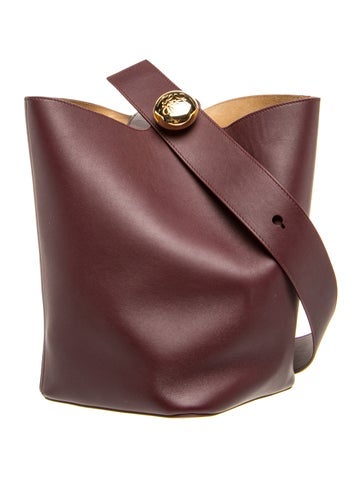 Leather Pebble Medium 2023