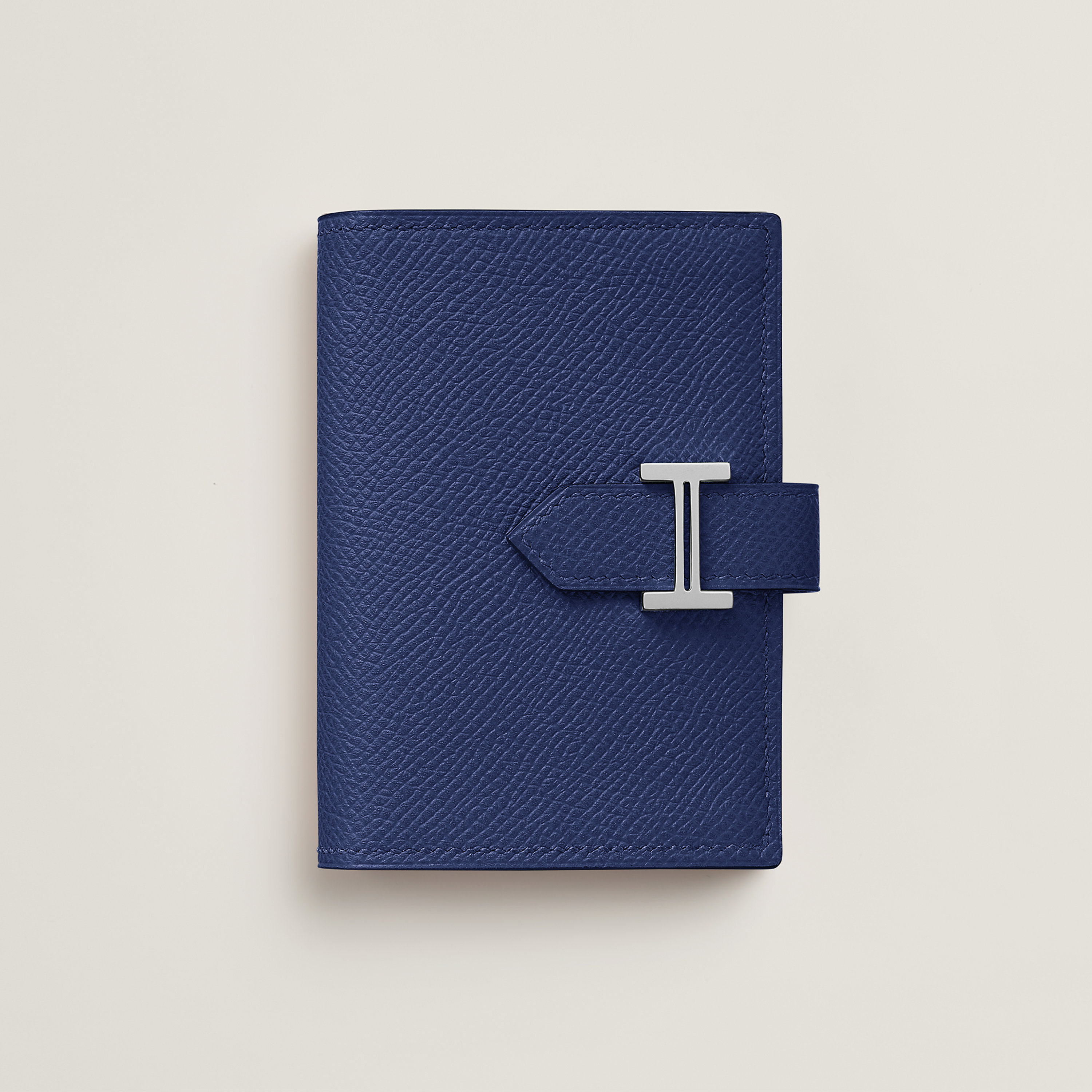 Bearn card holder
