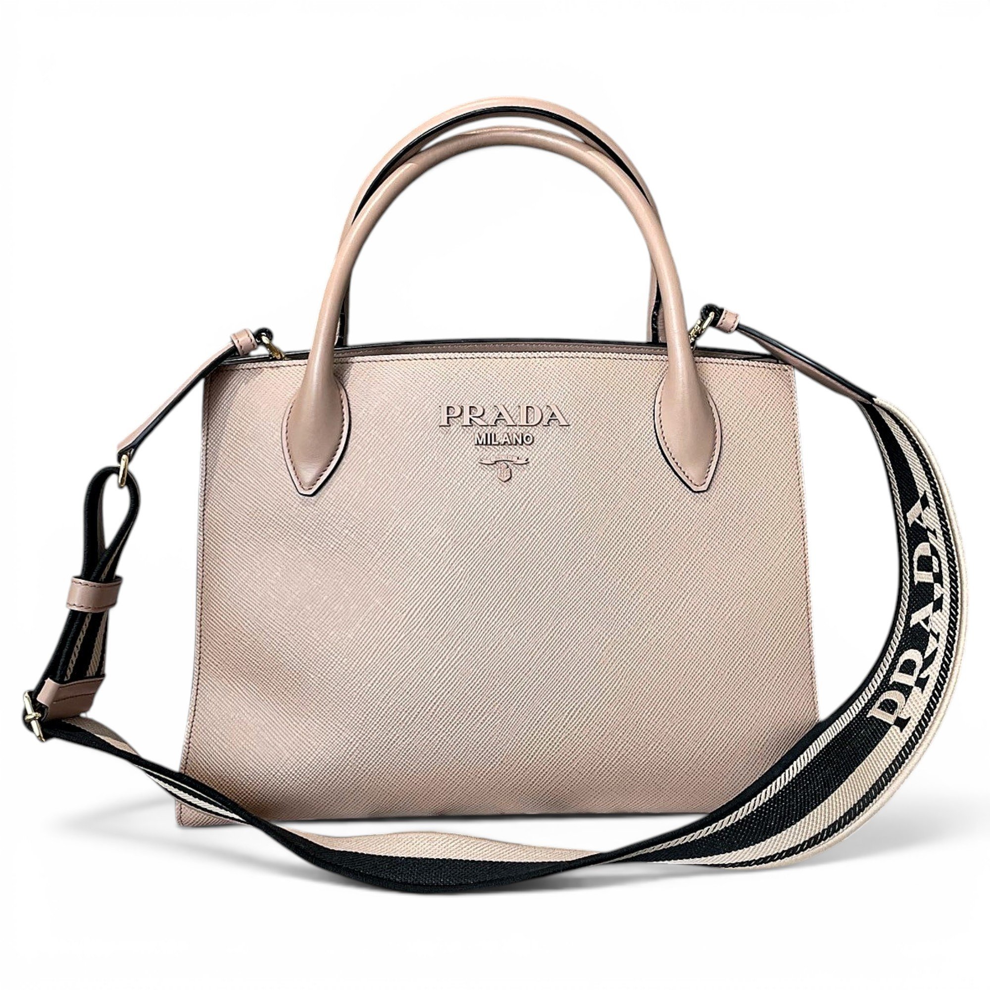 Monochrome leather handbag