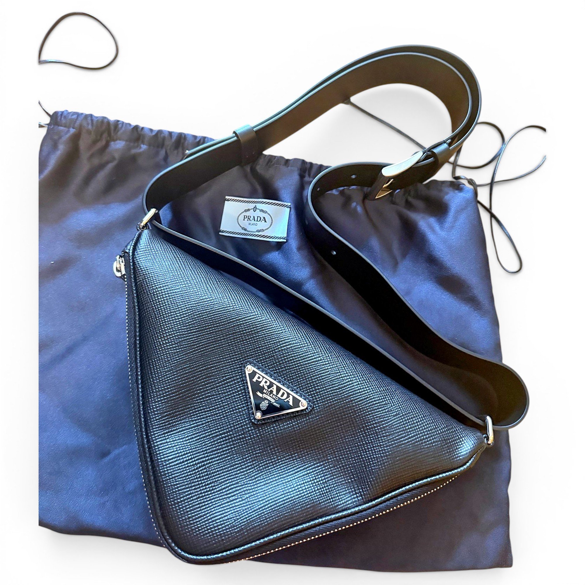 Triangle leather handbag