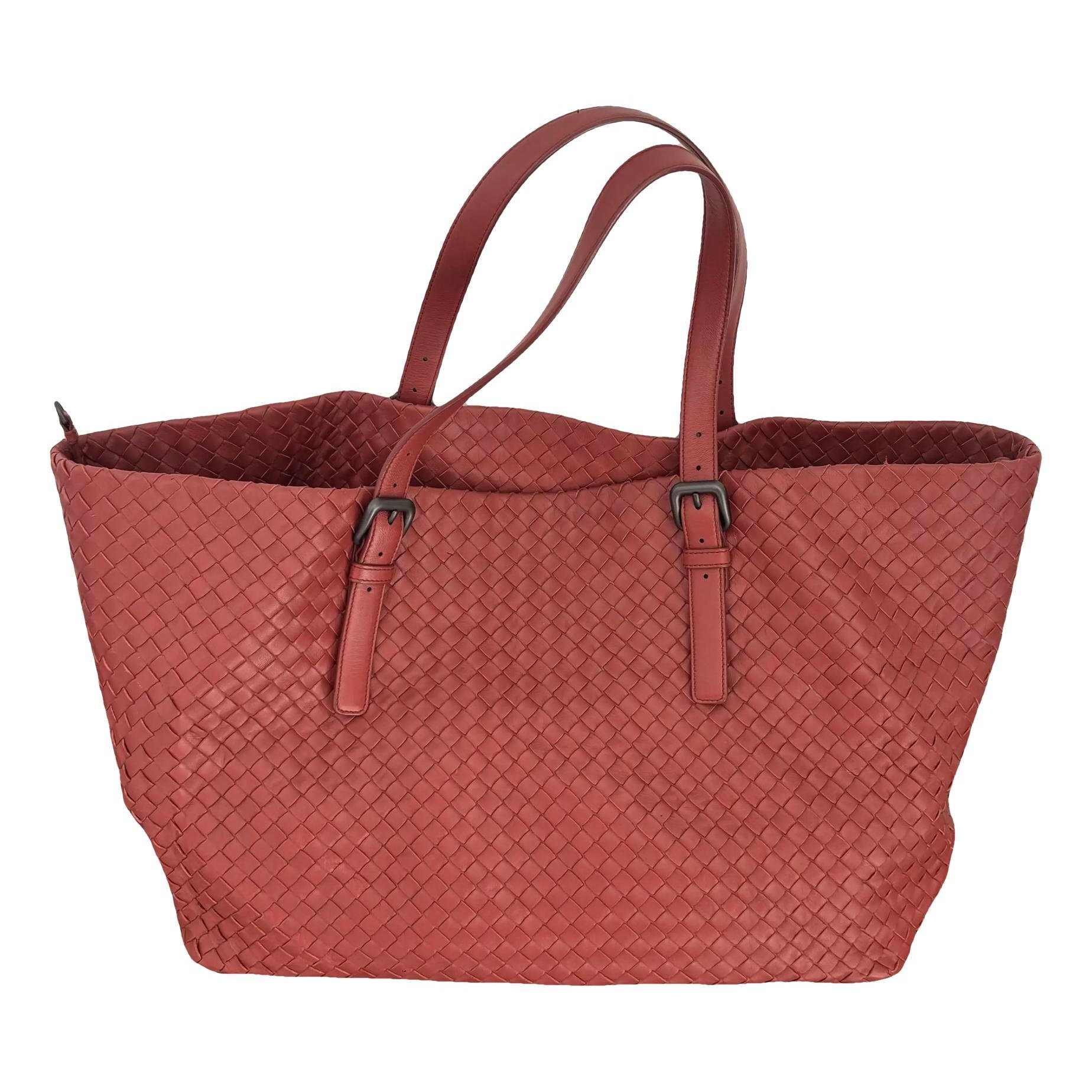 Fourre-Tout leather crossbody bag