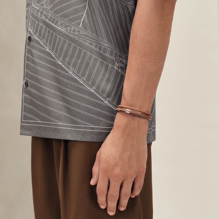 Gris Éléphant "Vent Portant Finesse" Short-sleeve Straight Cut Shirt