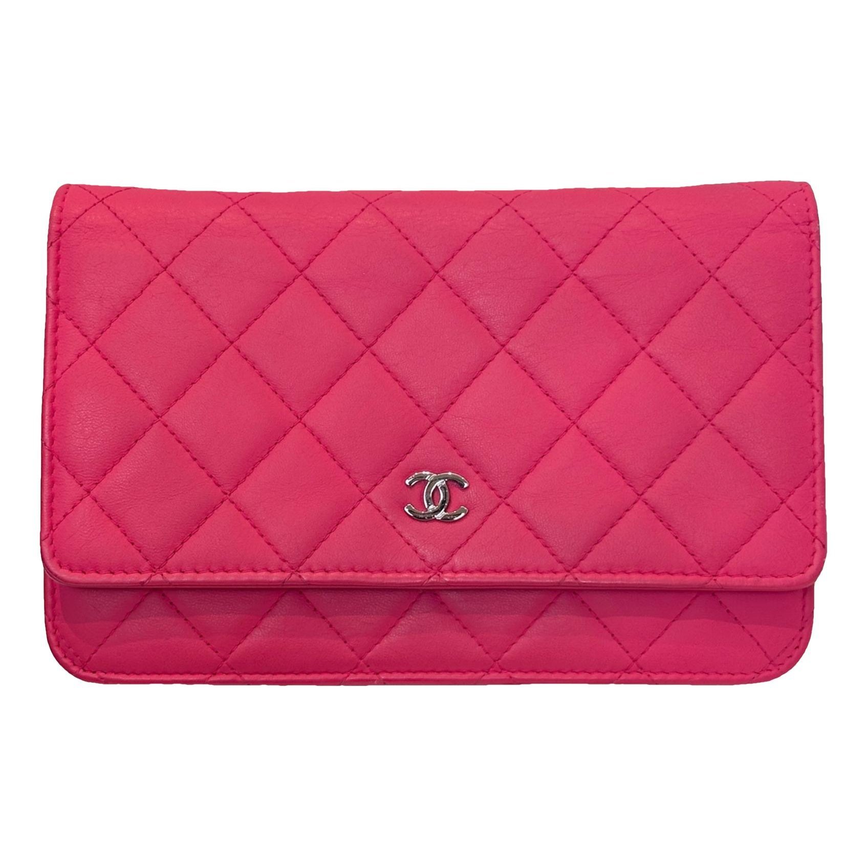Wallet On Chain Timeless/Classique leather crossbody bag