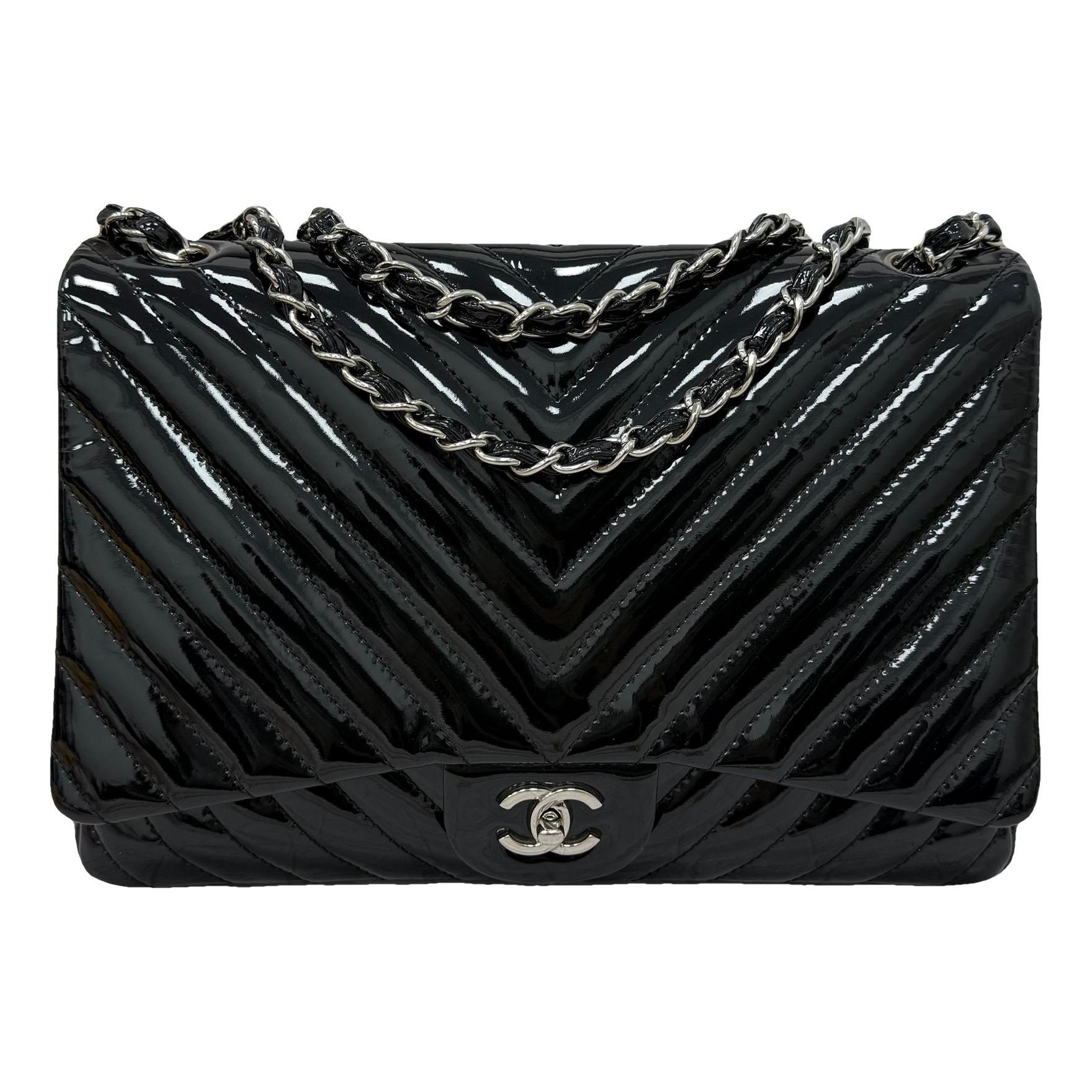 Timeless/Classique patent leather handbag