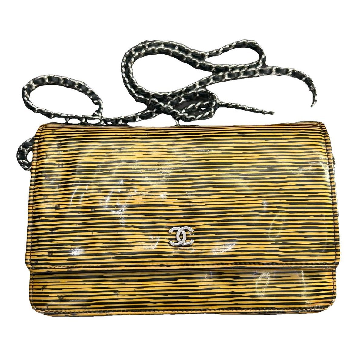 Wallet On Chain Timeless/Classique patent leather crossbody bag