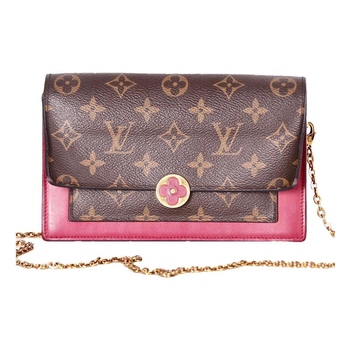 Dauphine Chain Wallet leather handbag