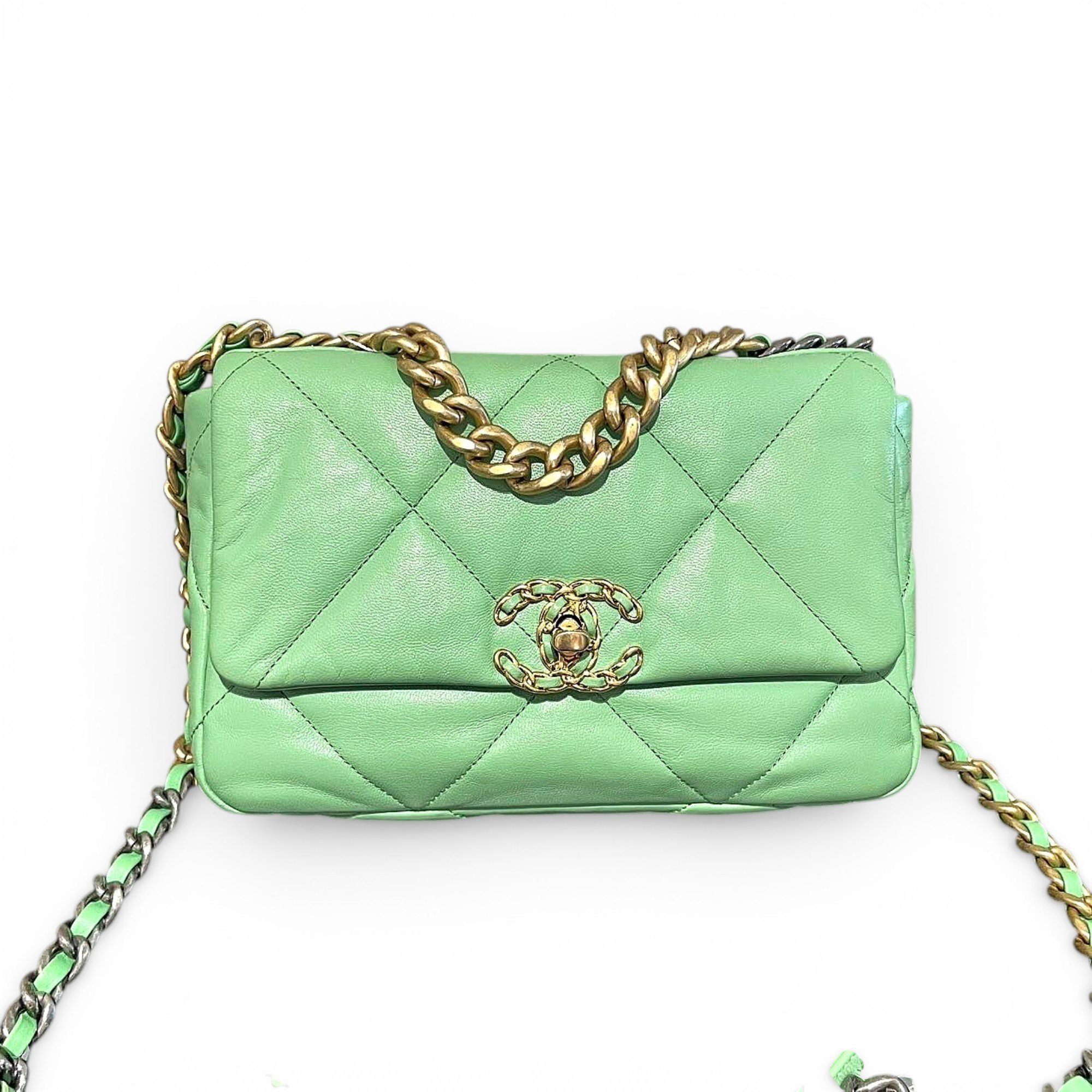 Chanel 19 leather handbag