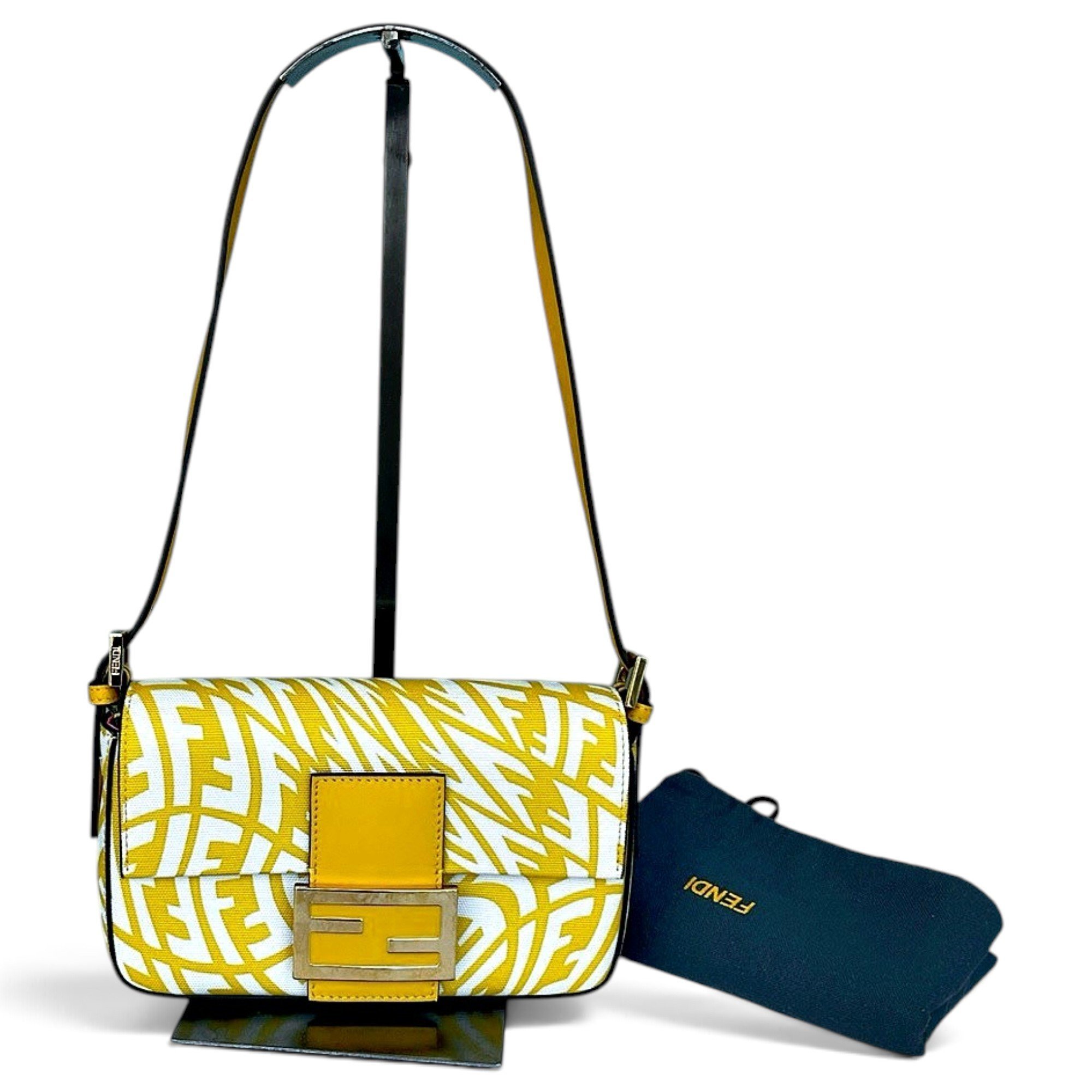 Baguette cloth handbag