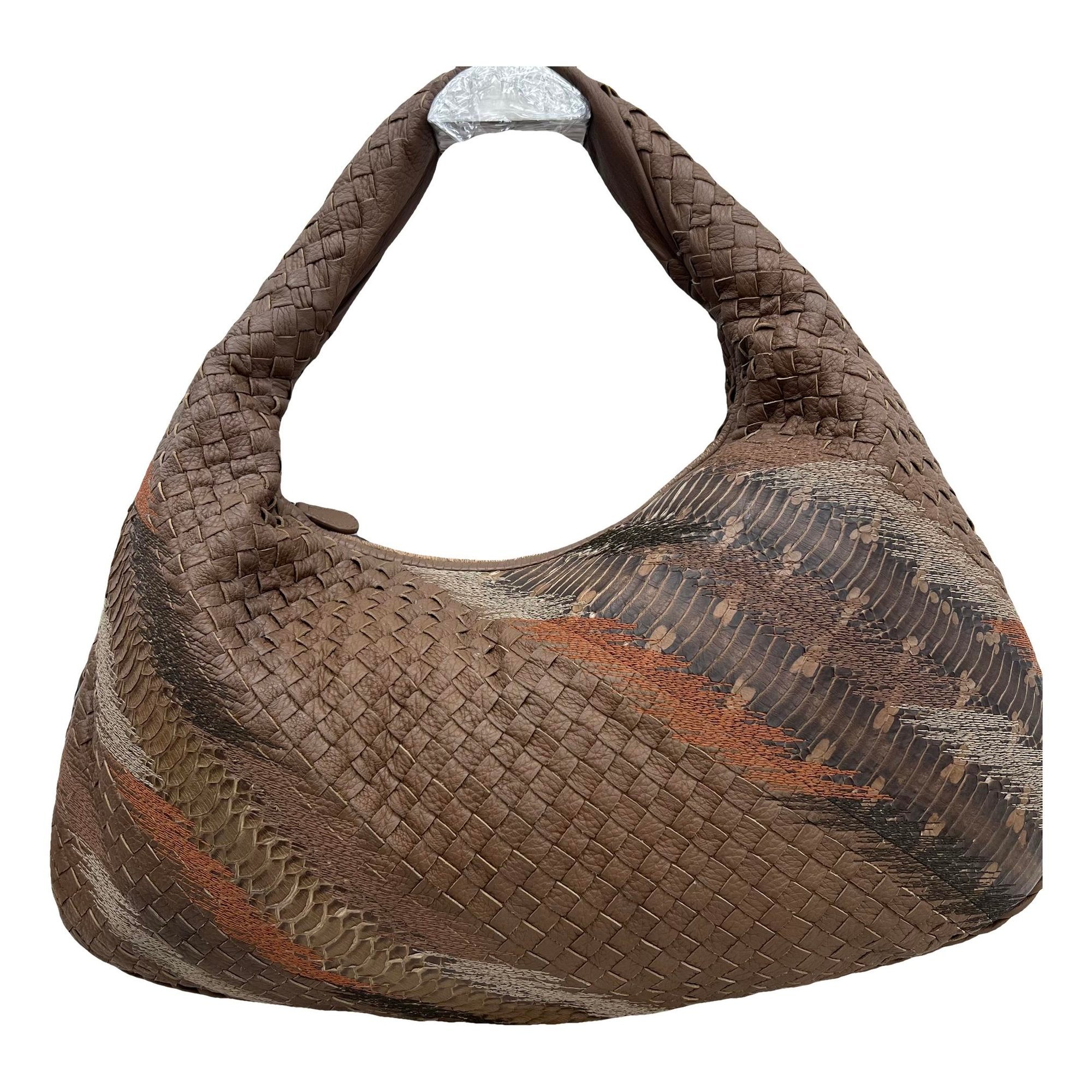 Veneta leather handbag