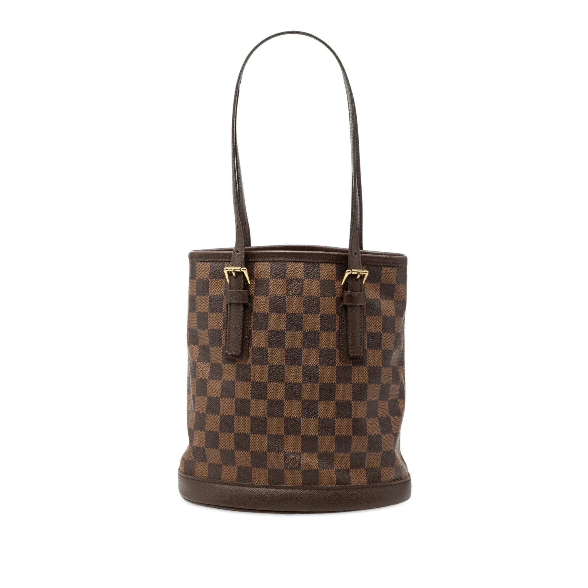 Bucket leather tote