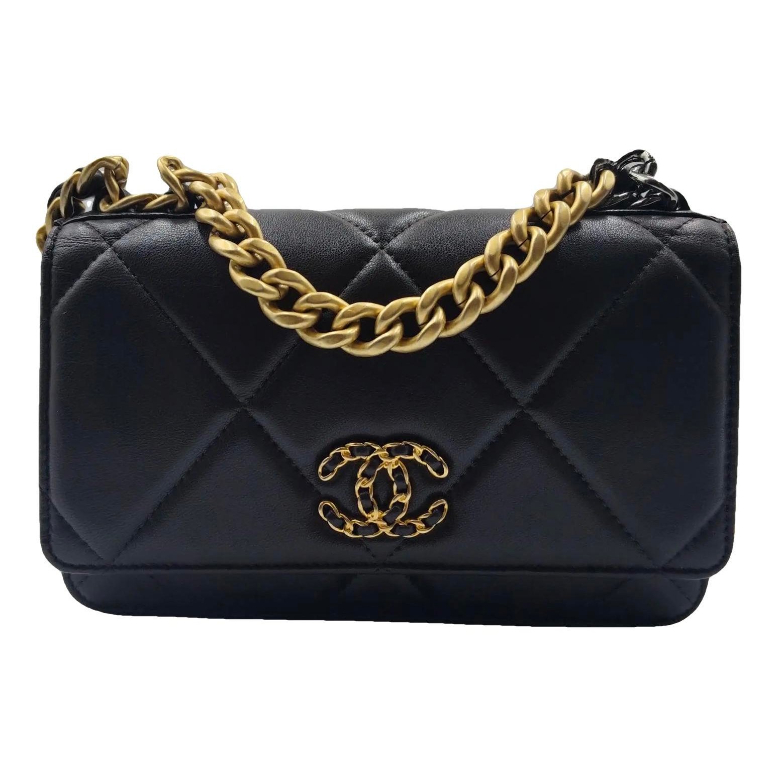 Chanel 19 leather handbag