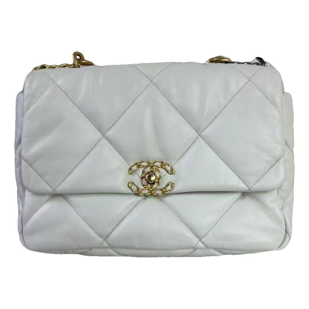 Chanel 19 leather handbag