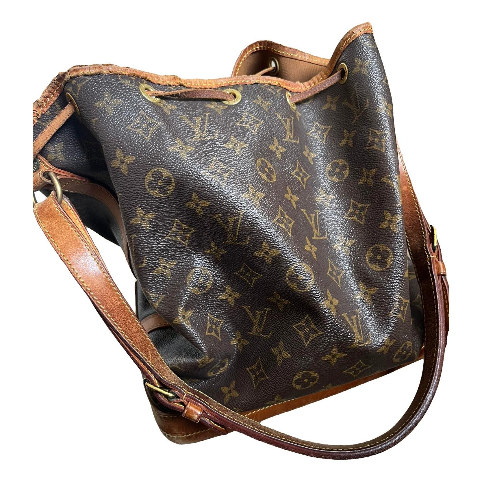 Noé leather handbag