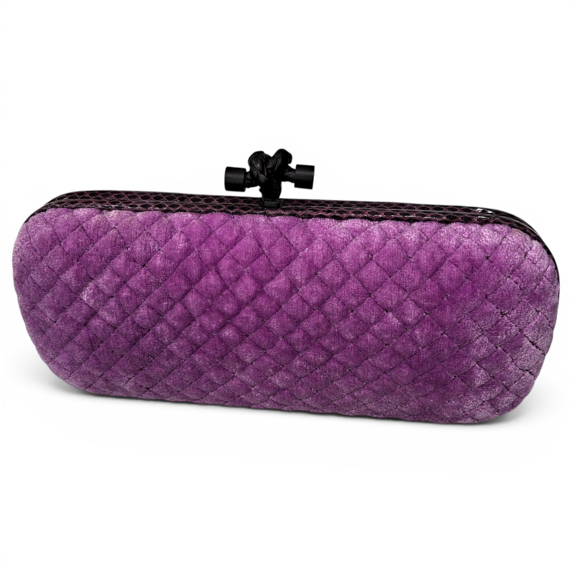 Pochette Knot velvet clutch bag