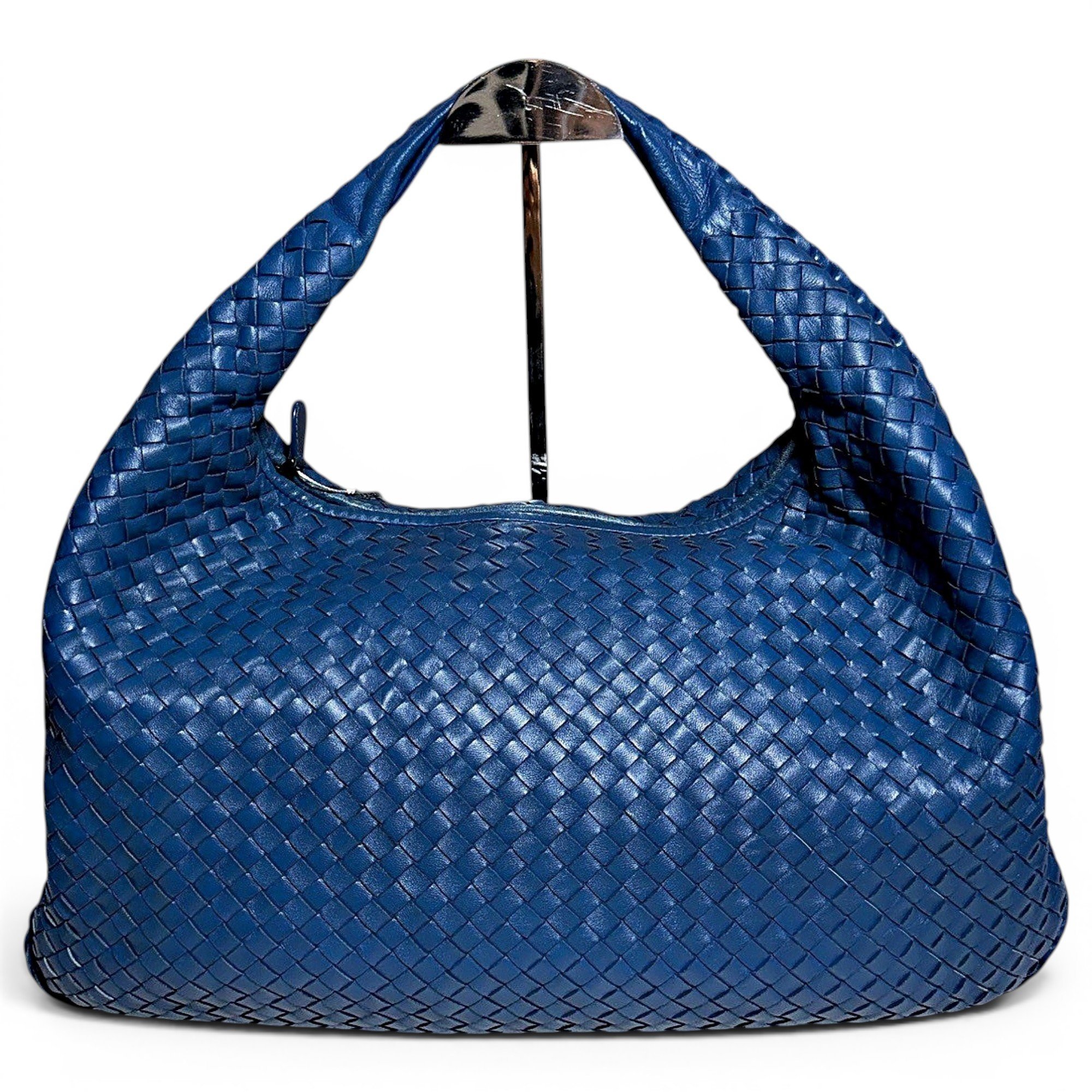 Veneta leather handbag