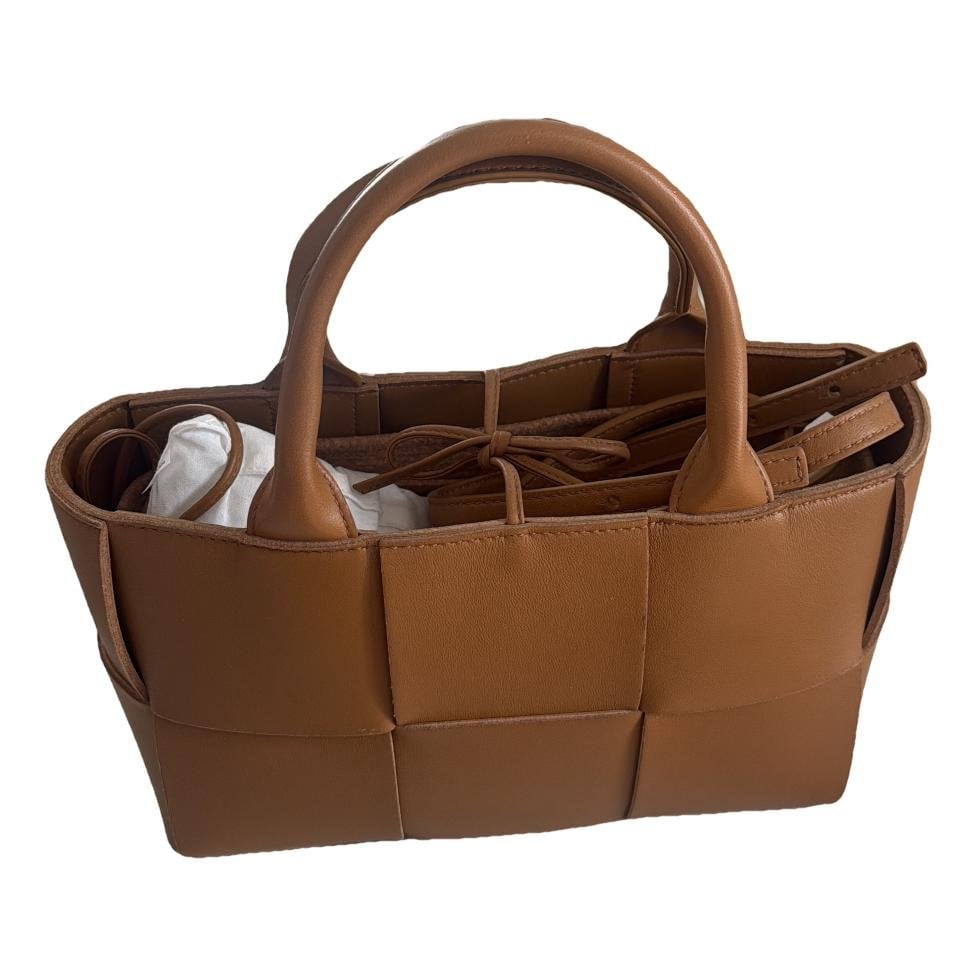 Arco leather tote