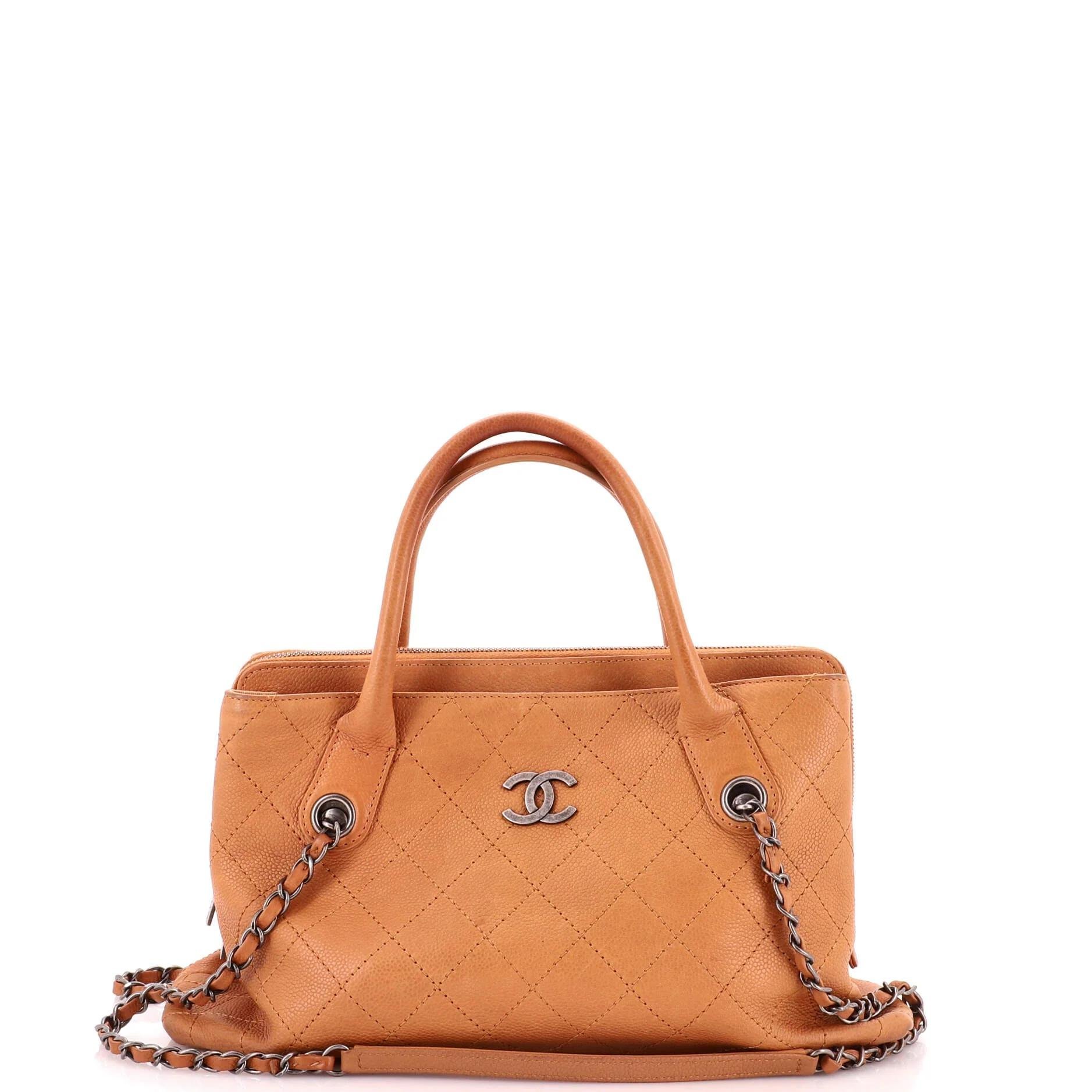 Classic CC Shopping leather handbag