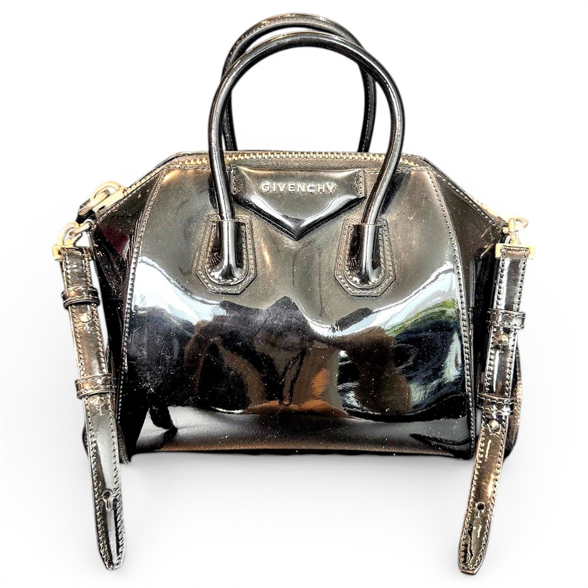 Antigona patent leather handbag