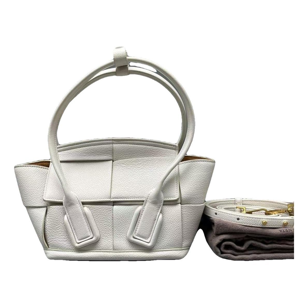 Bottega Veneta Arco leather handbag