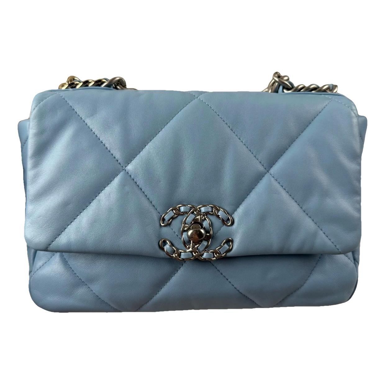 Chanel 19 leather handbag