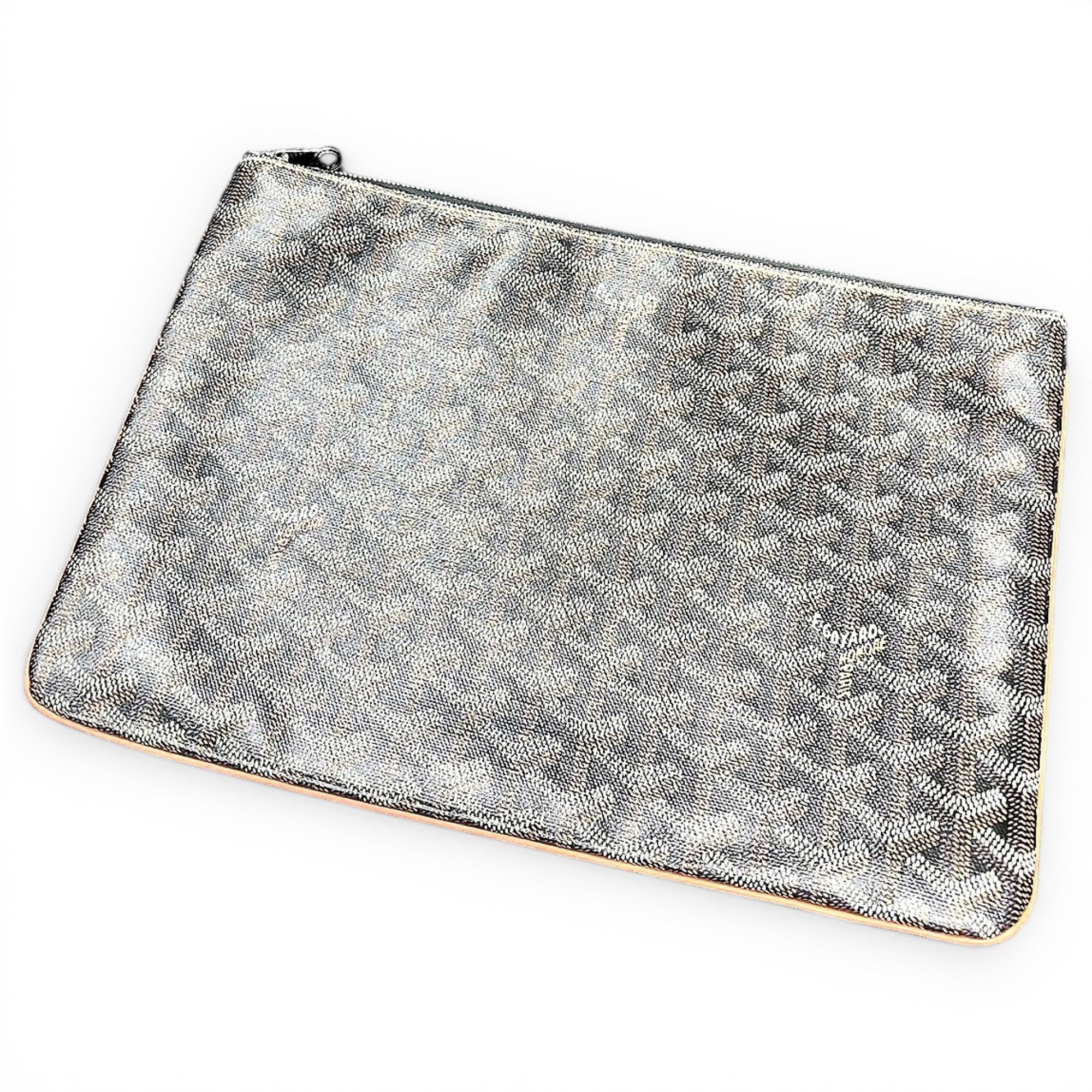 Sénat vinyl clutch bag