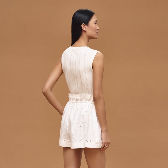 Blanc Cassé Shorts With Embroidered Pouch